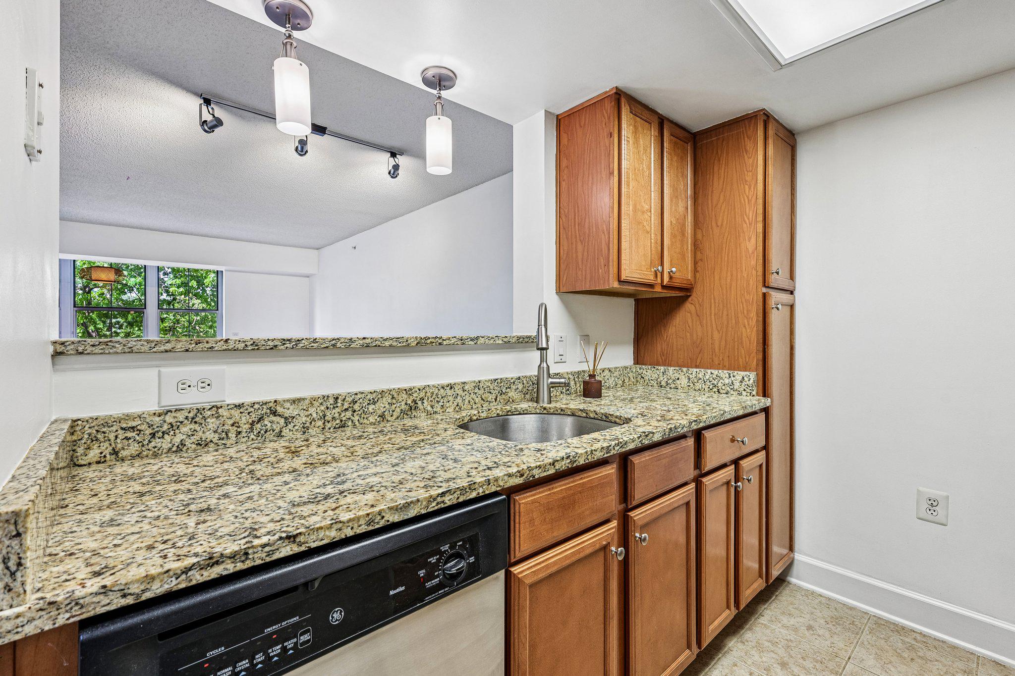 CARLTON HOUSE - Residential