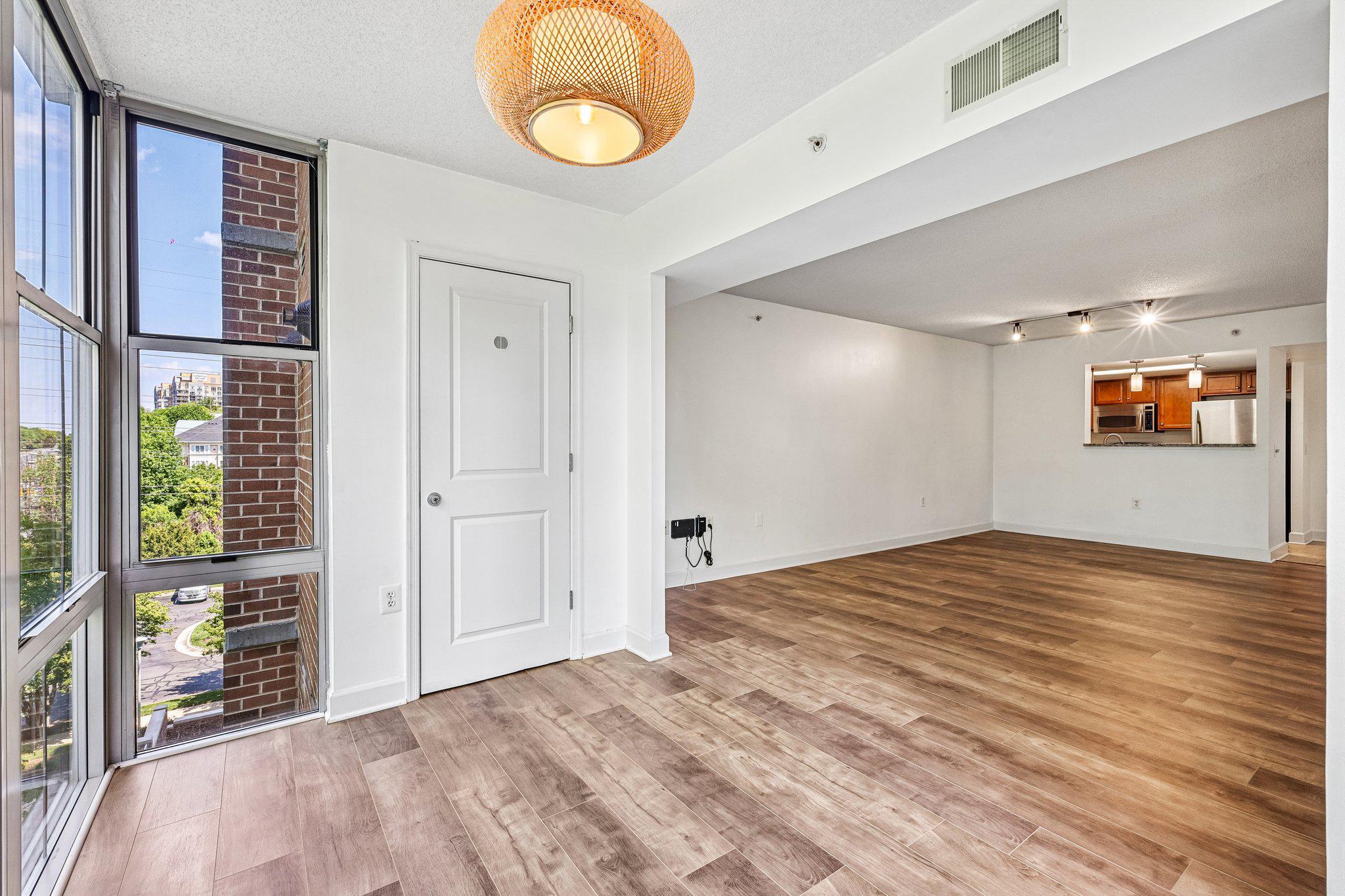 CARLTON HOUSE - Residential