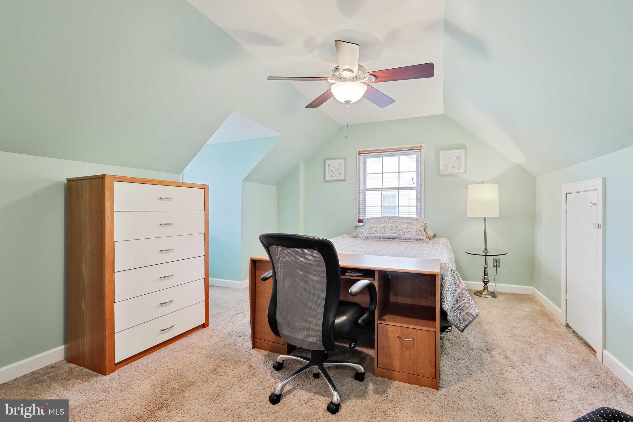 PARKVILLE SUMMIT - Residential