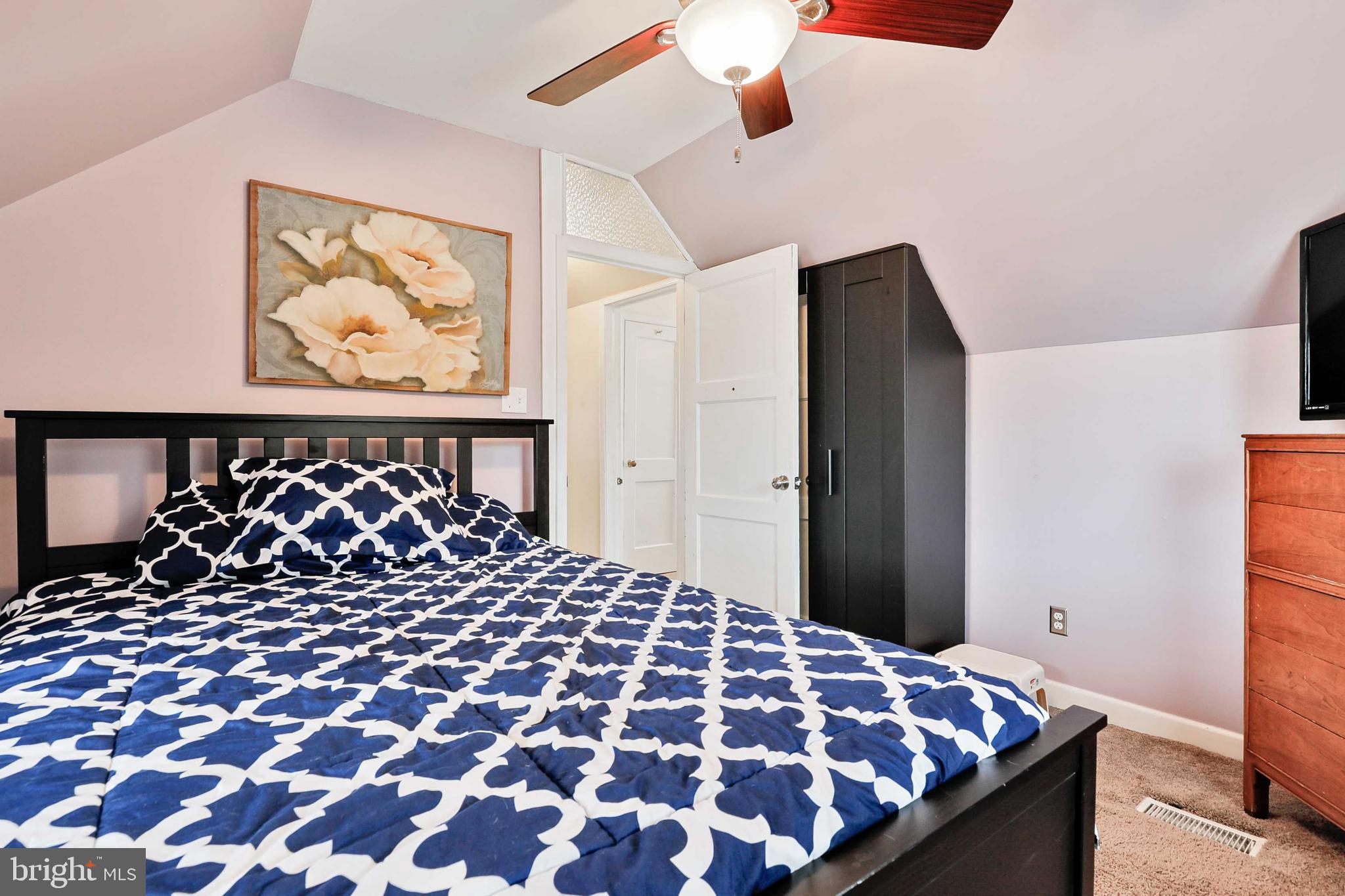 PARKVILLE SUMMIT - Residential