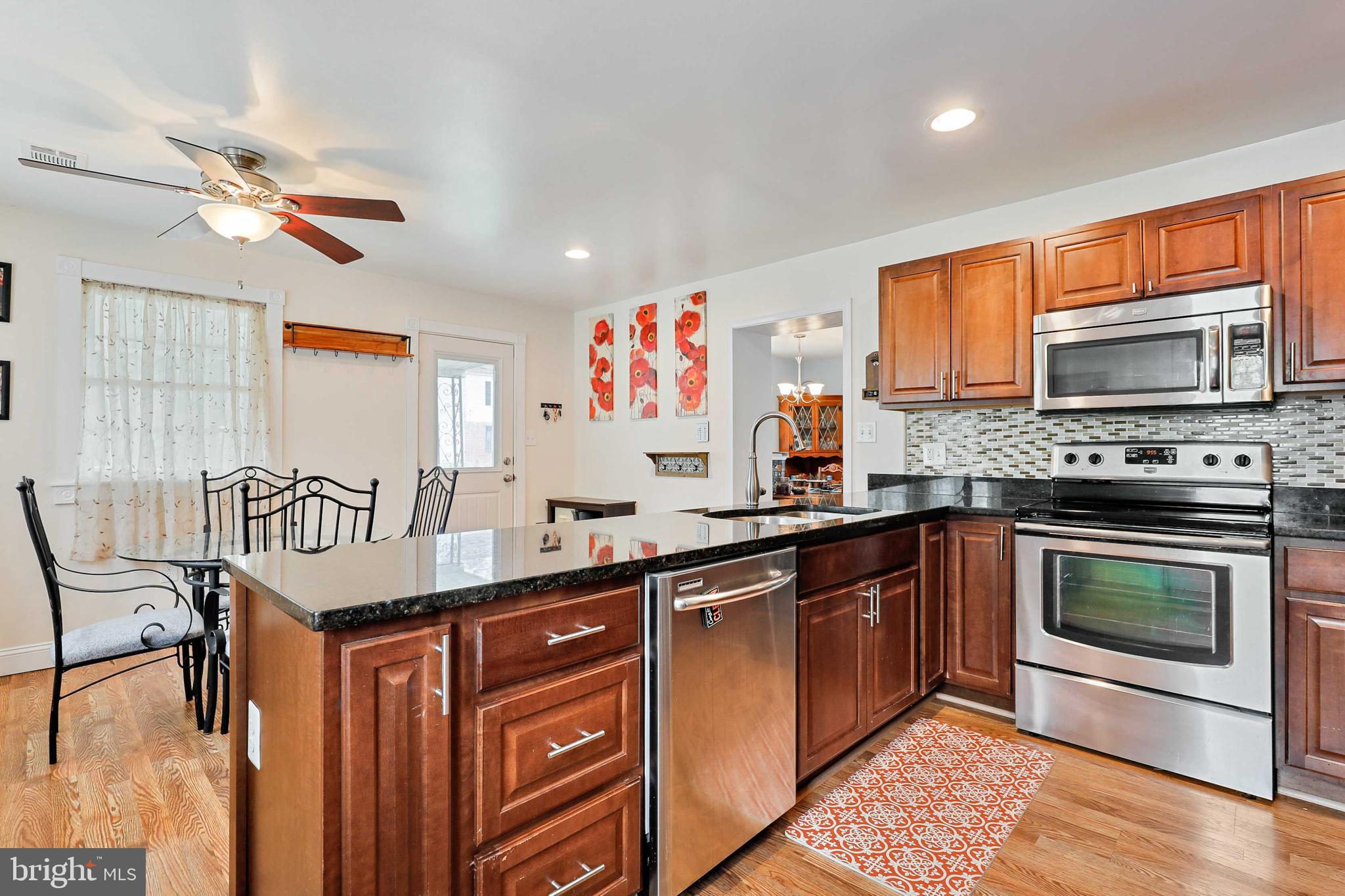 PARKVILLE SUMMIT - Residential