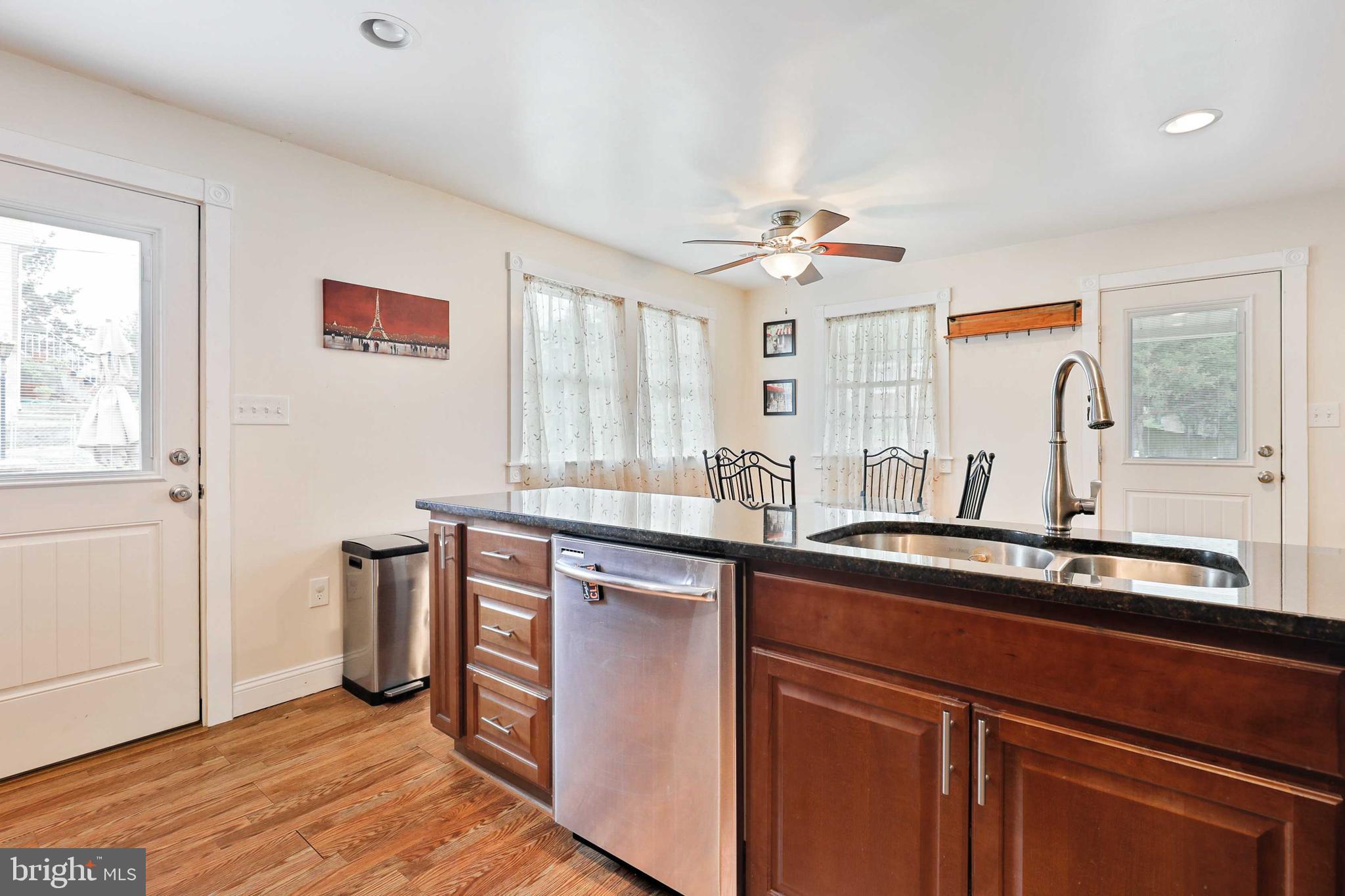 PARKVILLE SUMMIT - Residential