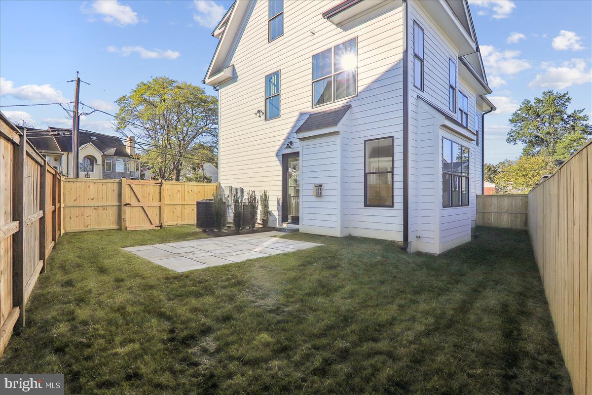 GEORGETOWN VILLAGE - Residential