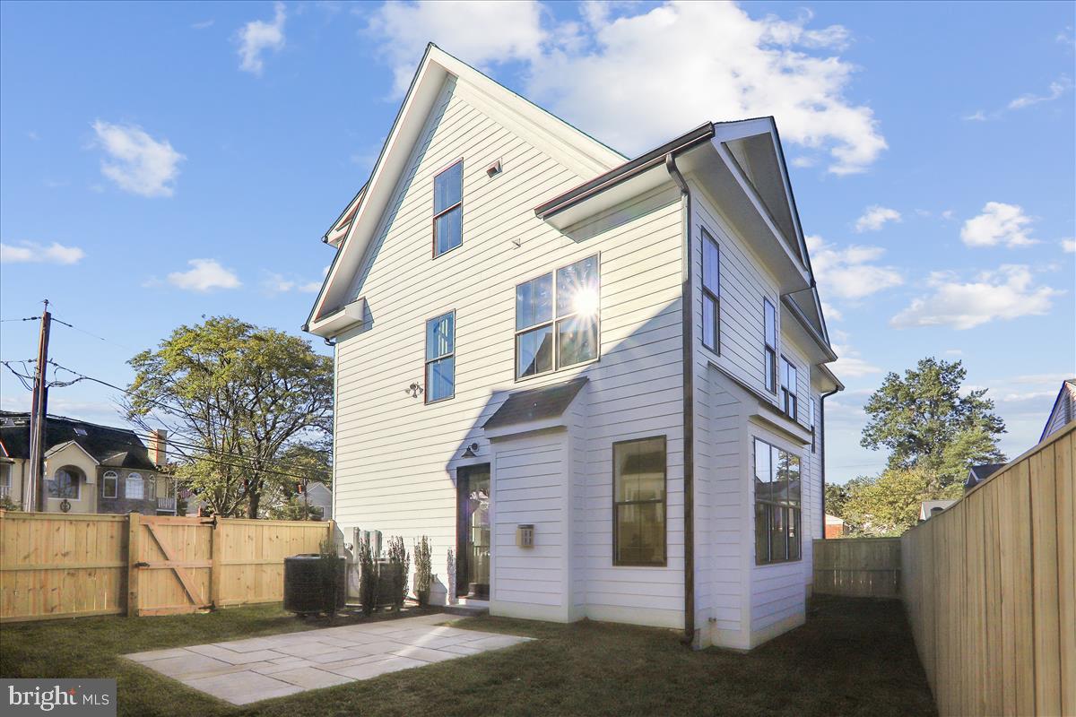 GEORGETOWN VILLAGE - Residential