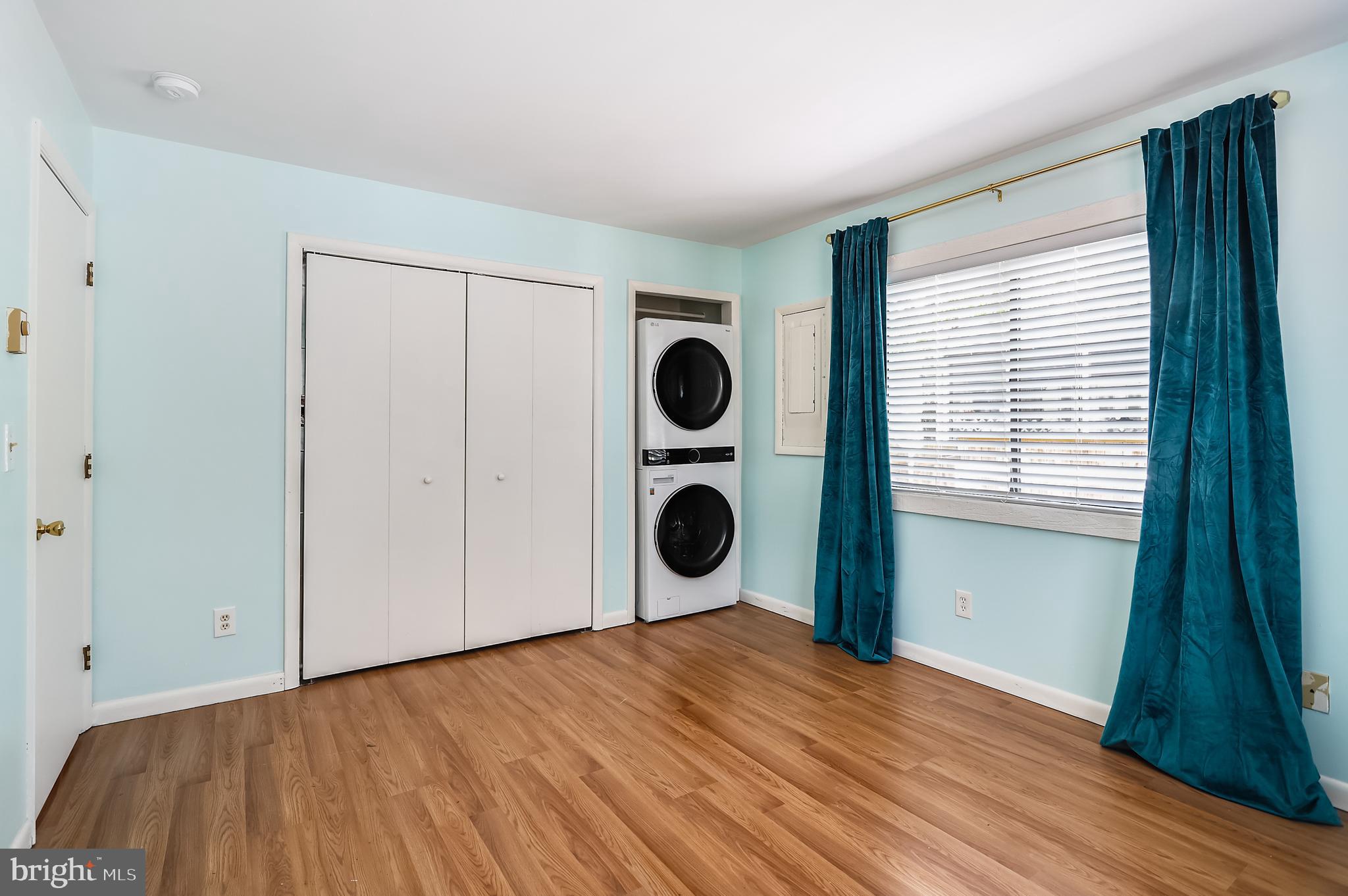 AVALON SHORES - Residential