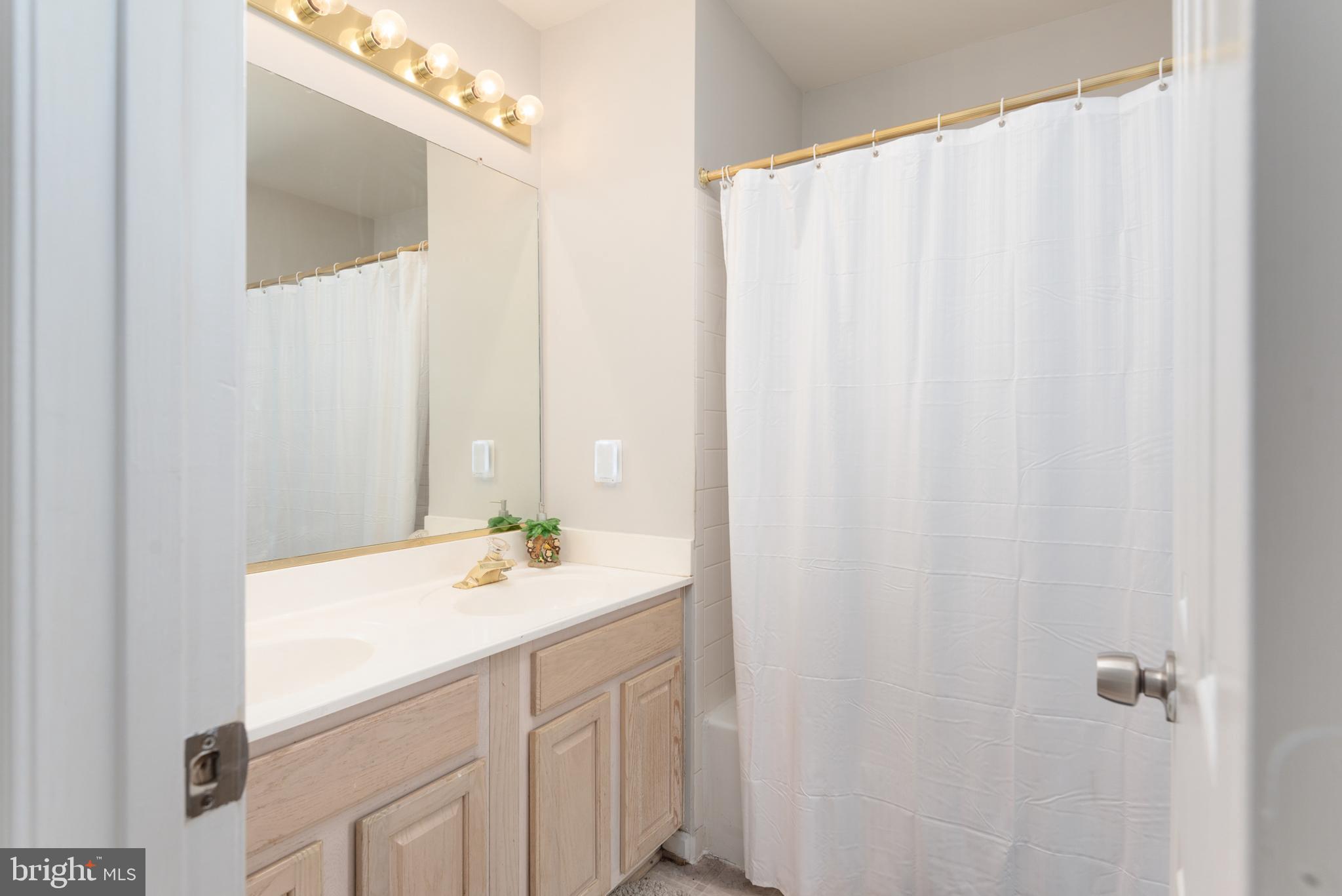 PRINCE WILLIAM COMMONS - Residential