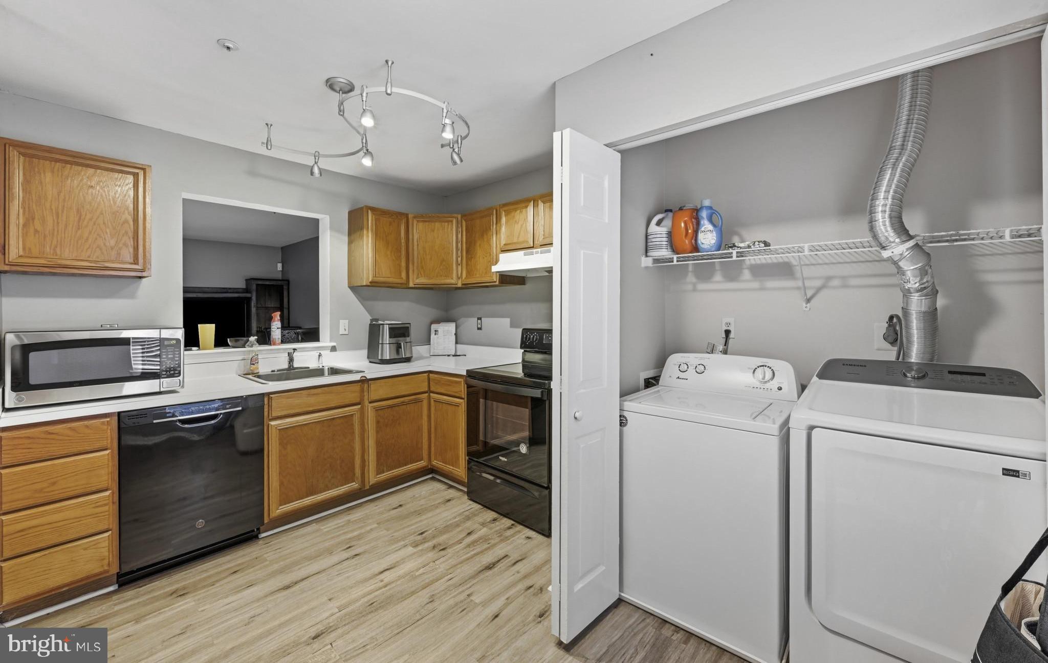 LAUREL GLEN - Residential