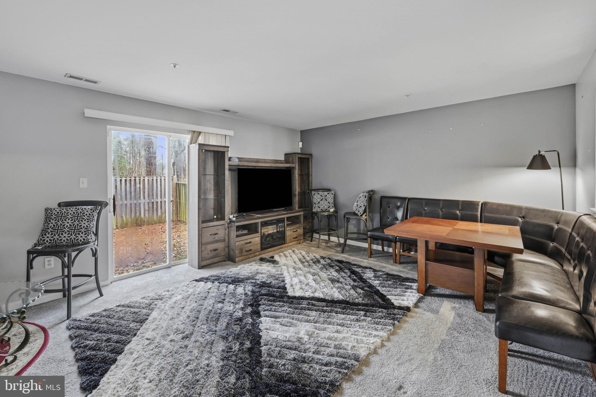 LAUREL GLEN - Residential