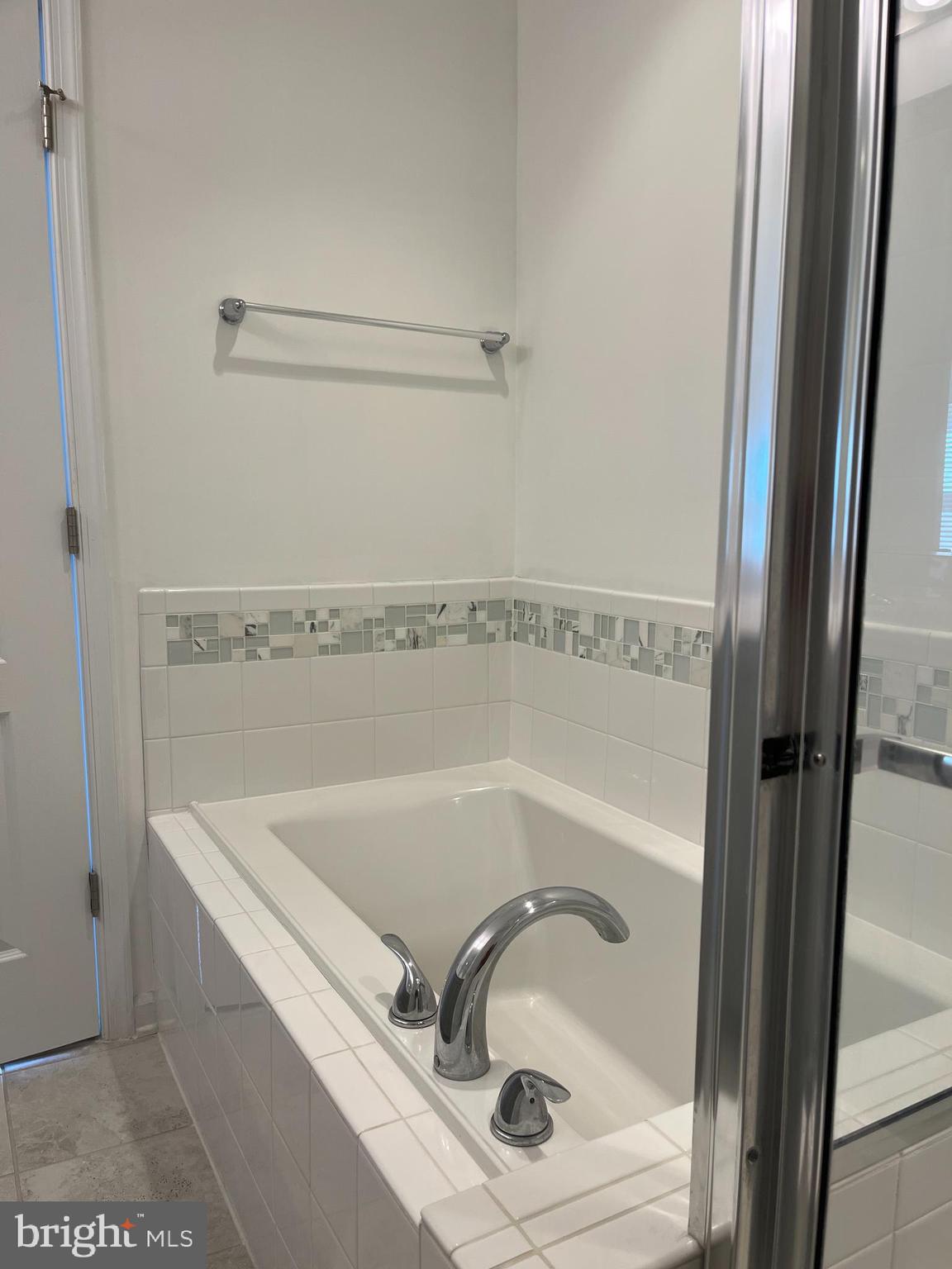 THE GALLERY - Residential Lease