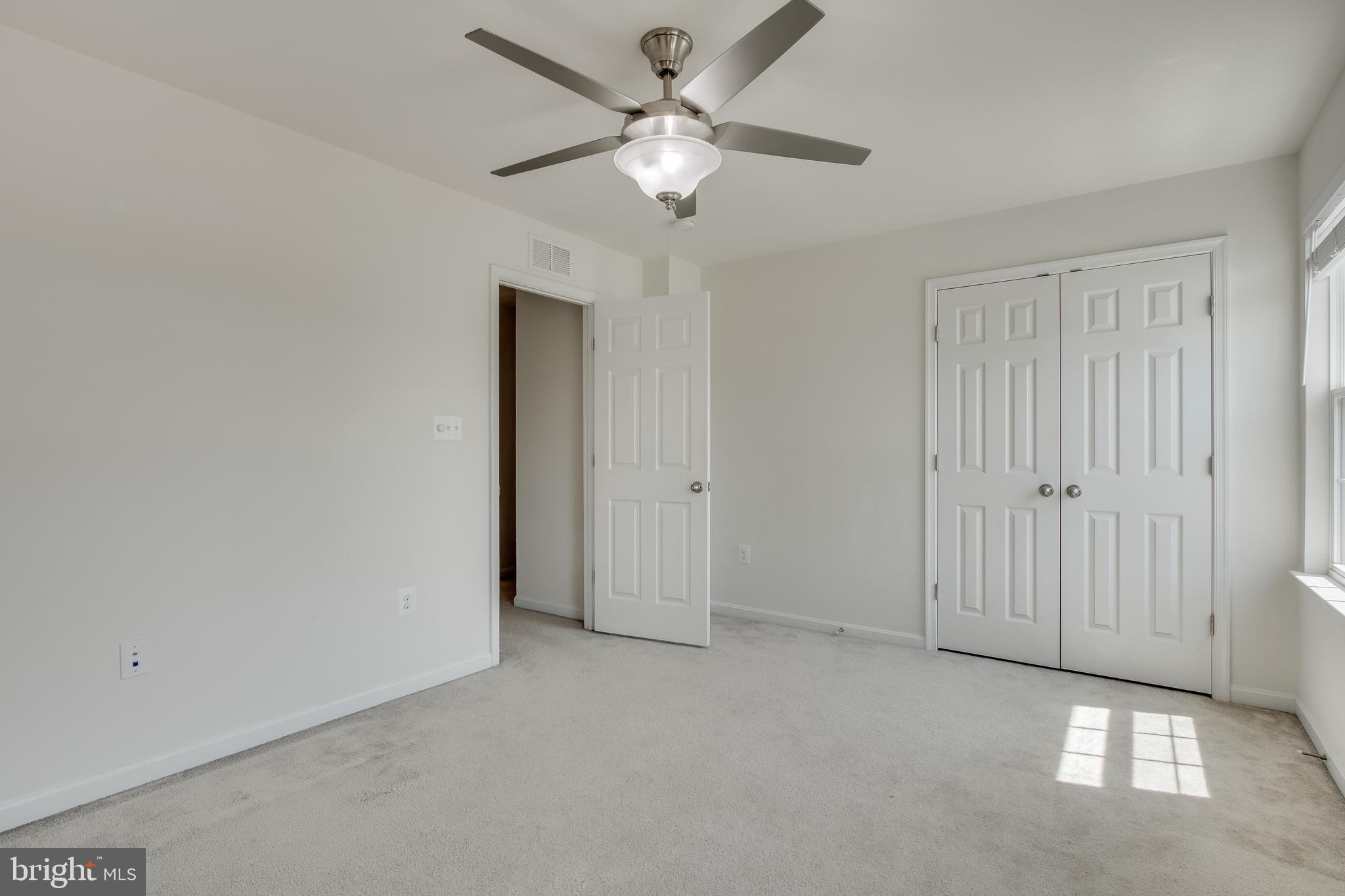 SEASONS LANDING - Residential