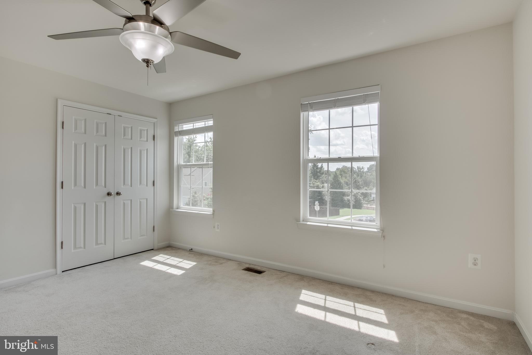 SEASONS LANDING - Residential