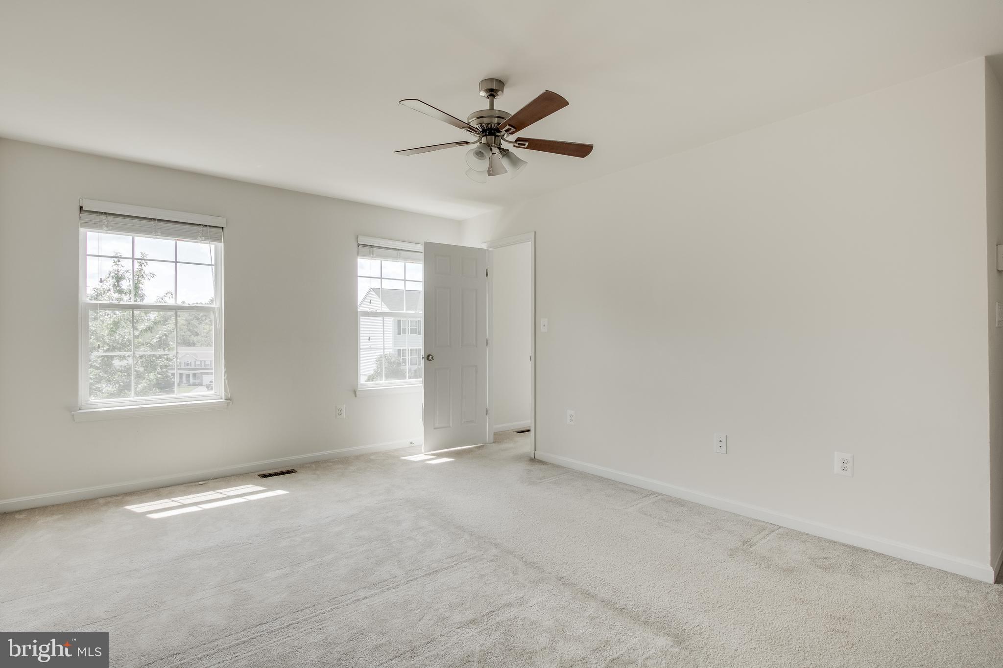 SEASONS LANDING - Residential