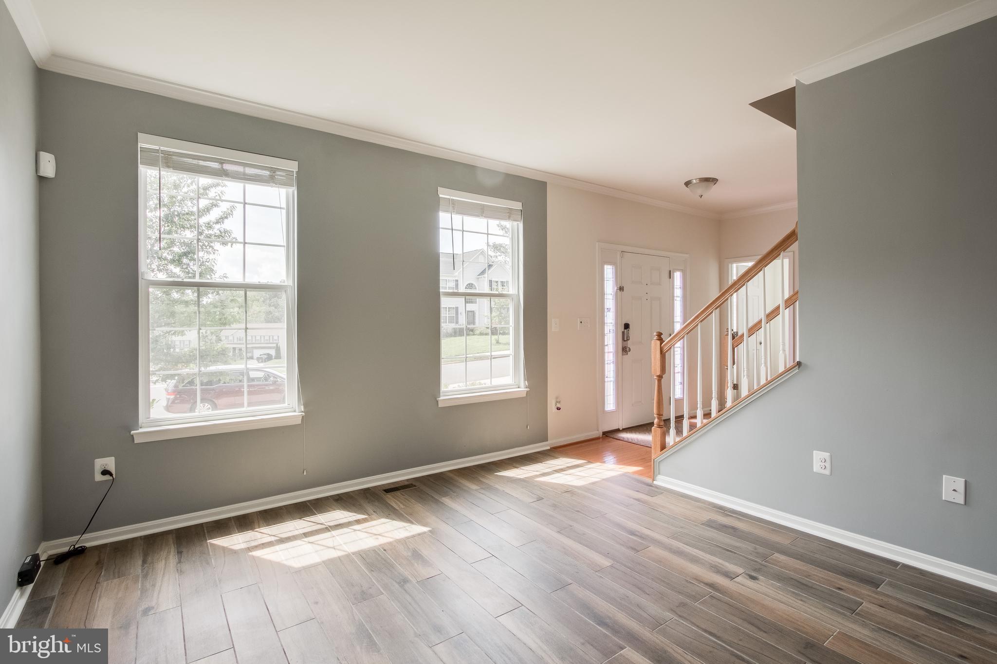 SEASONS LANDING - Residential