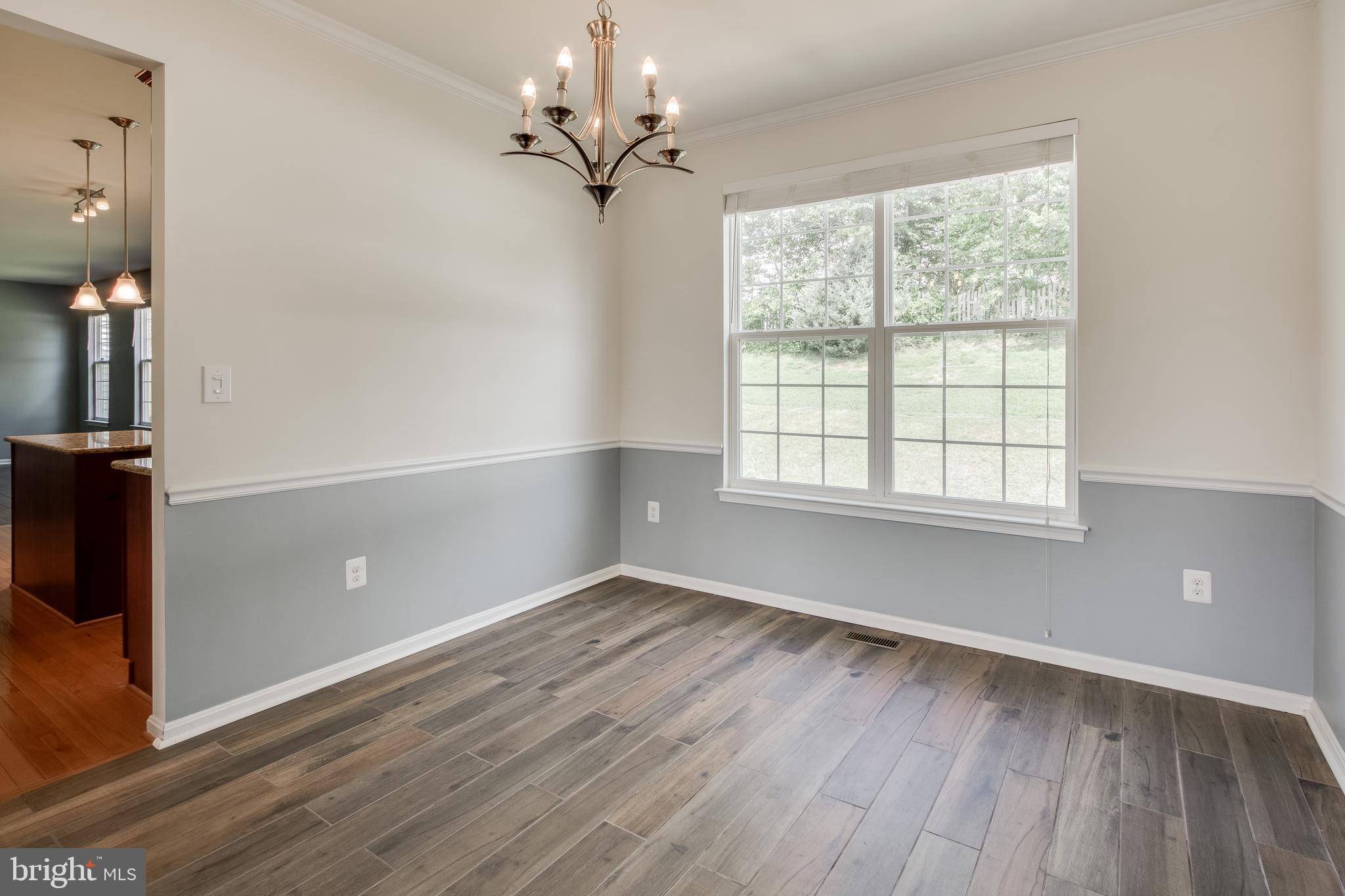 SEASONS LANDING - Residential