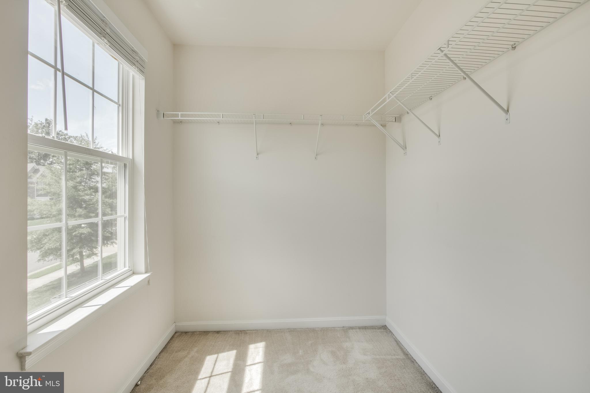 SEASONS LANDING - Residential