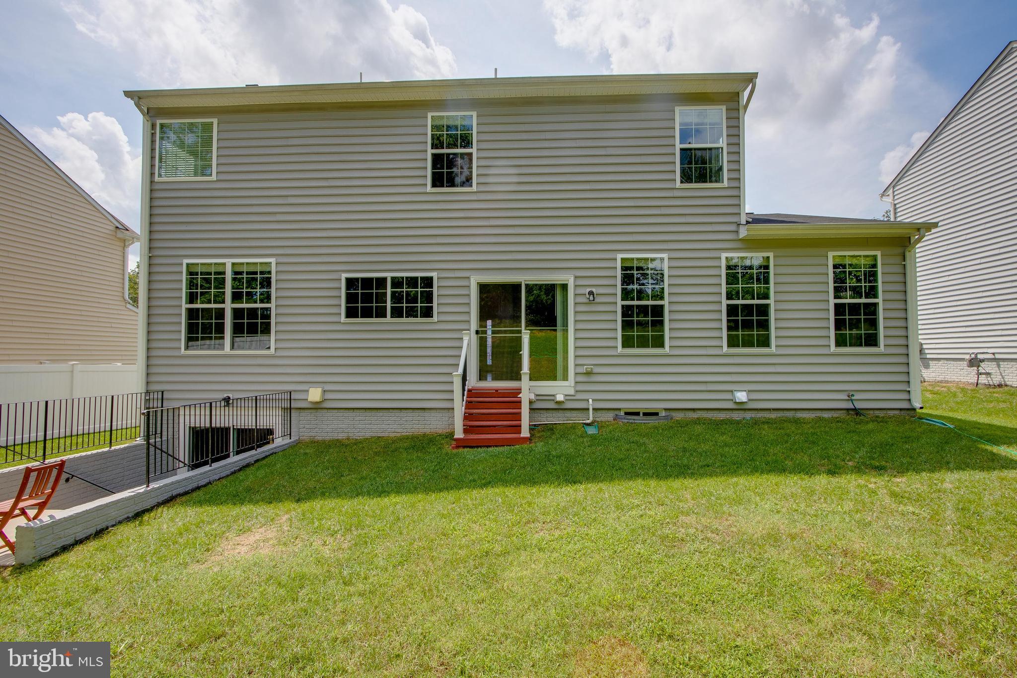 SEASONS LANDING - Residential