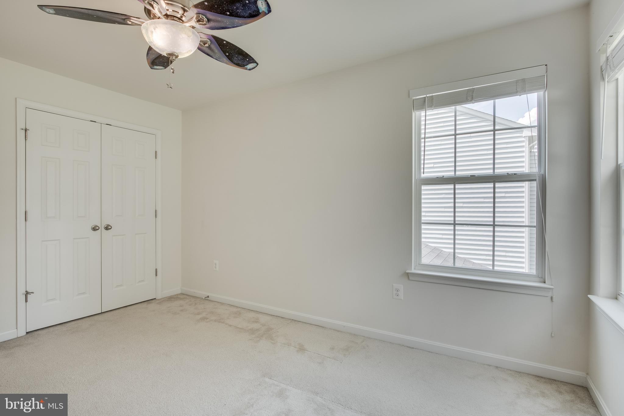 SEASONS LANDING - Residential