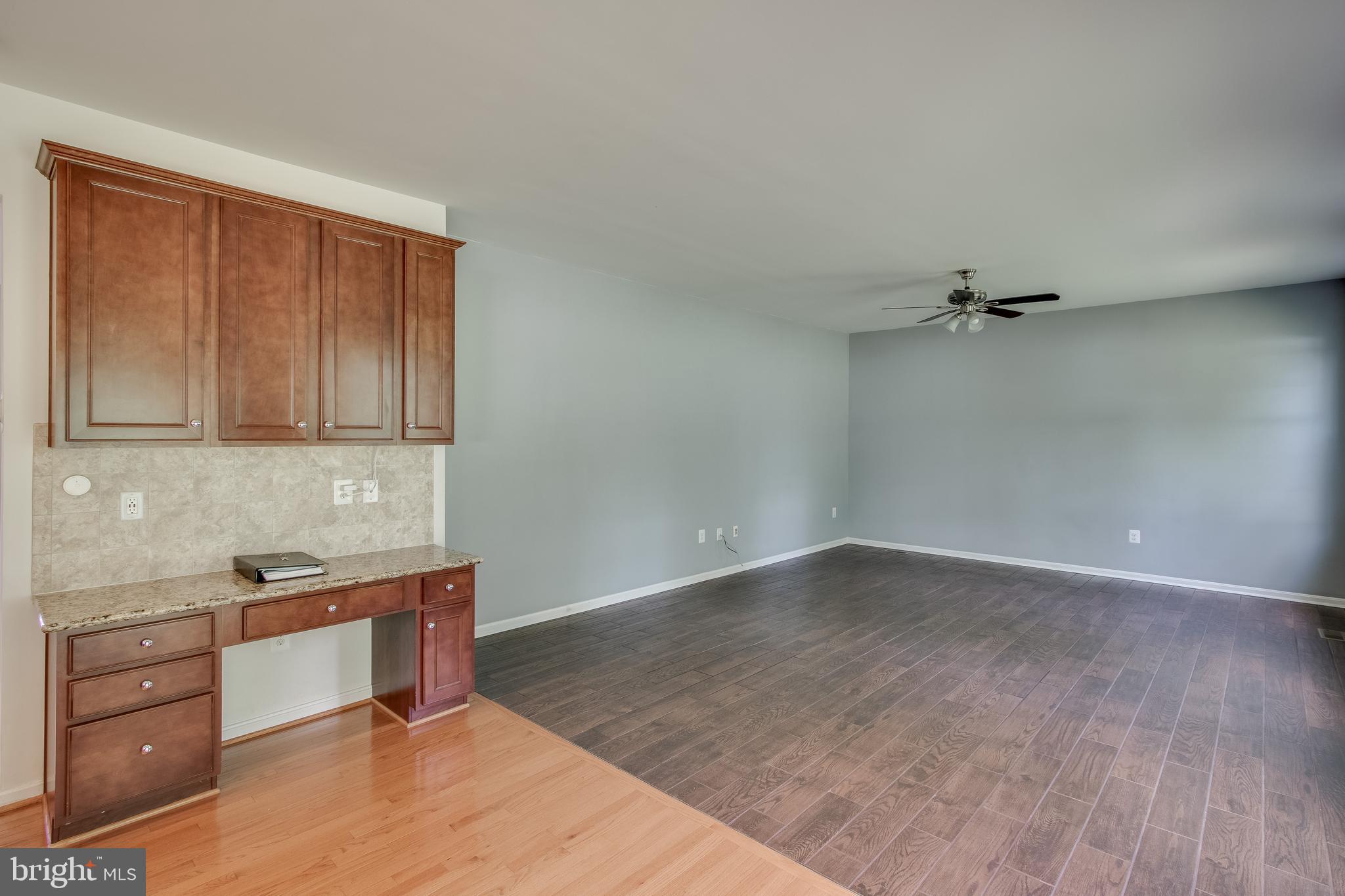 SEASONS LANDING - Residential