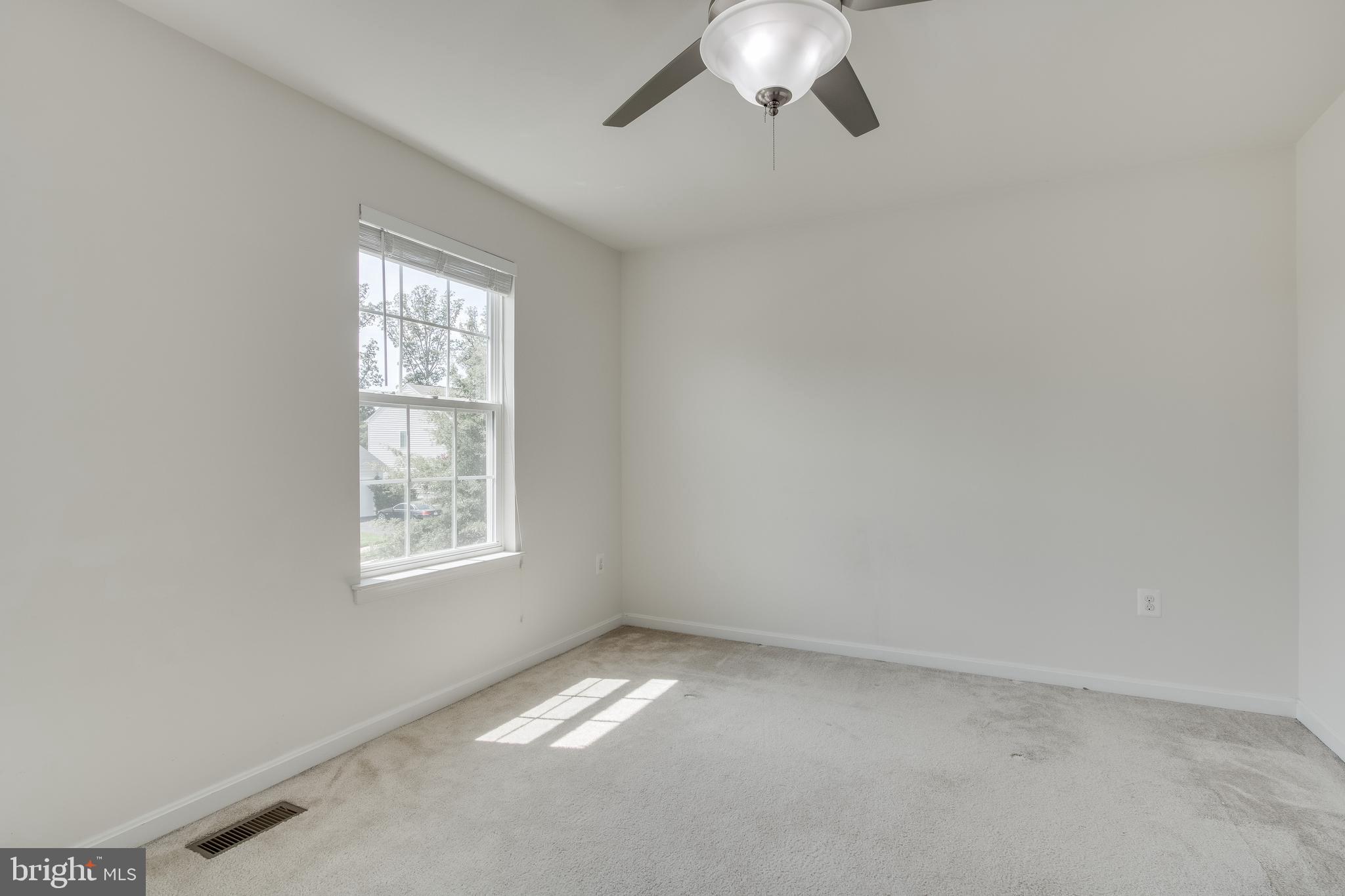 SEASONS LANDING - Residential