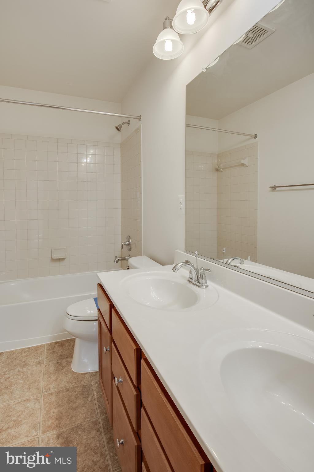 SEASONS LANDING - Residential