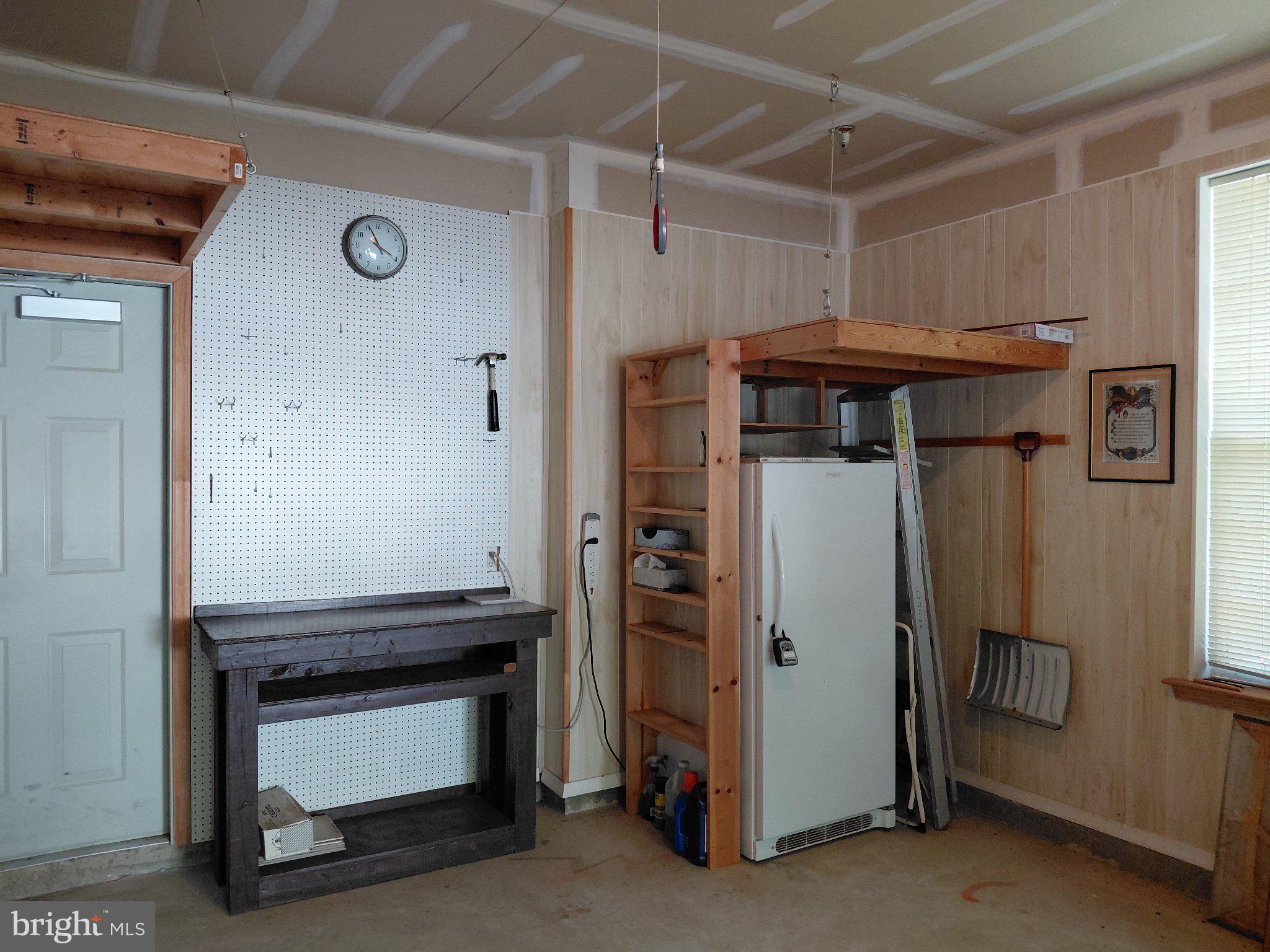2550 KENSINGTON GDNS 306 + G7