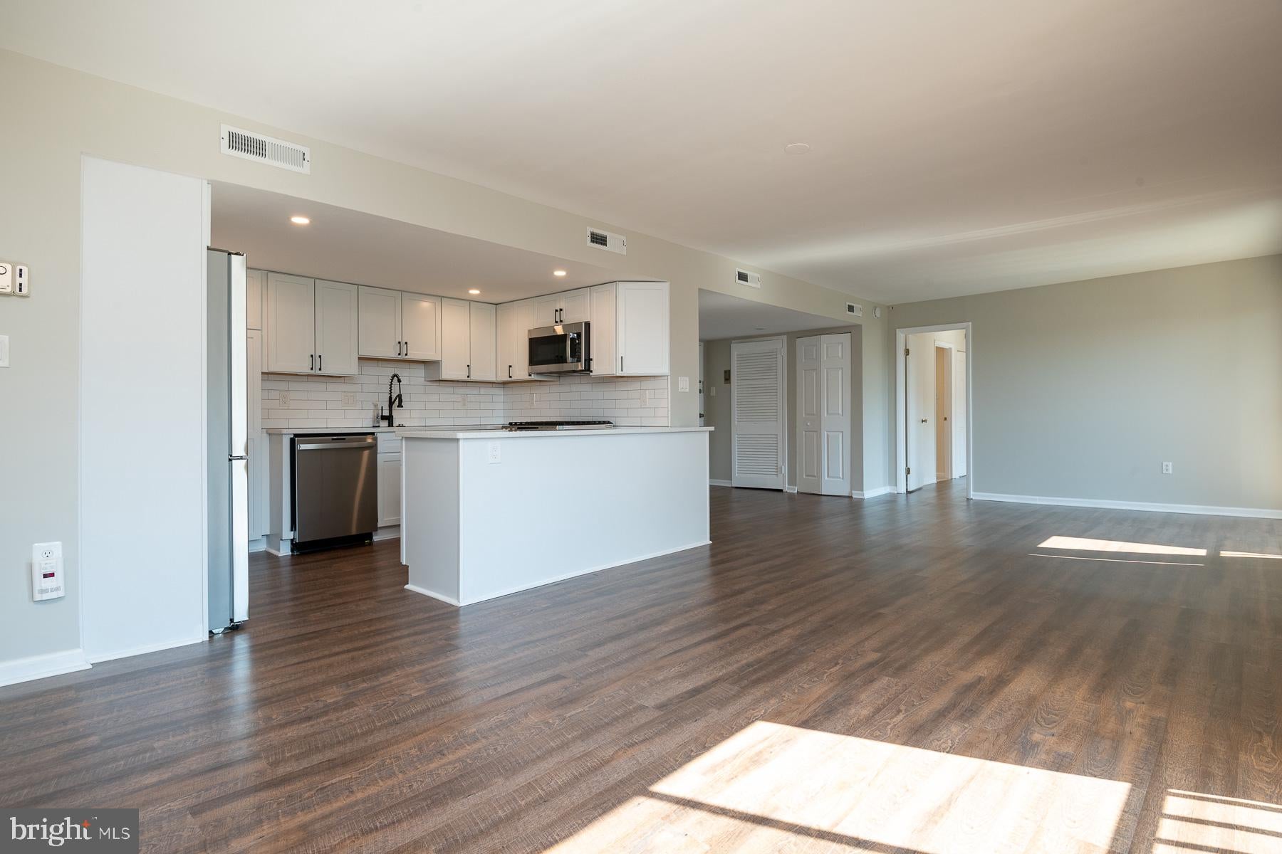 1300 ARMY NAVY DRIVE 1012