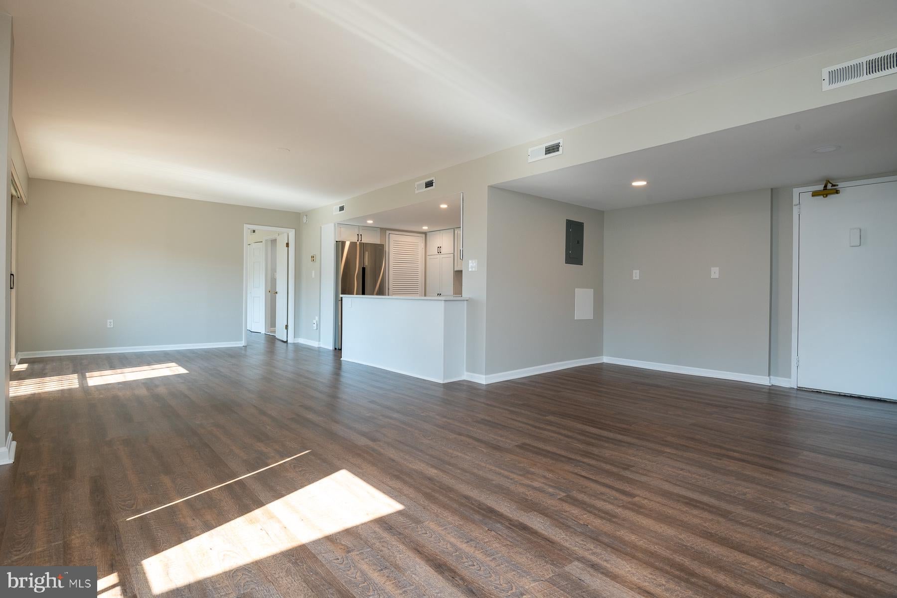1300 ARMY NAVY DRIVE 1012