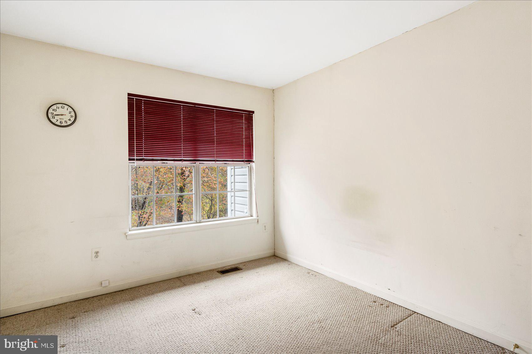 WHISPERING MEADOW - Residential