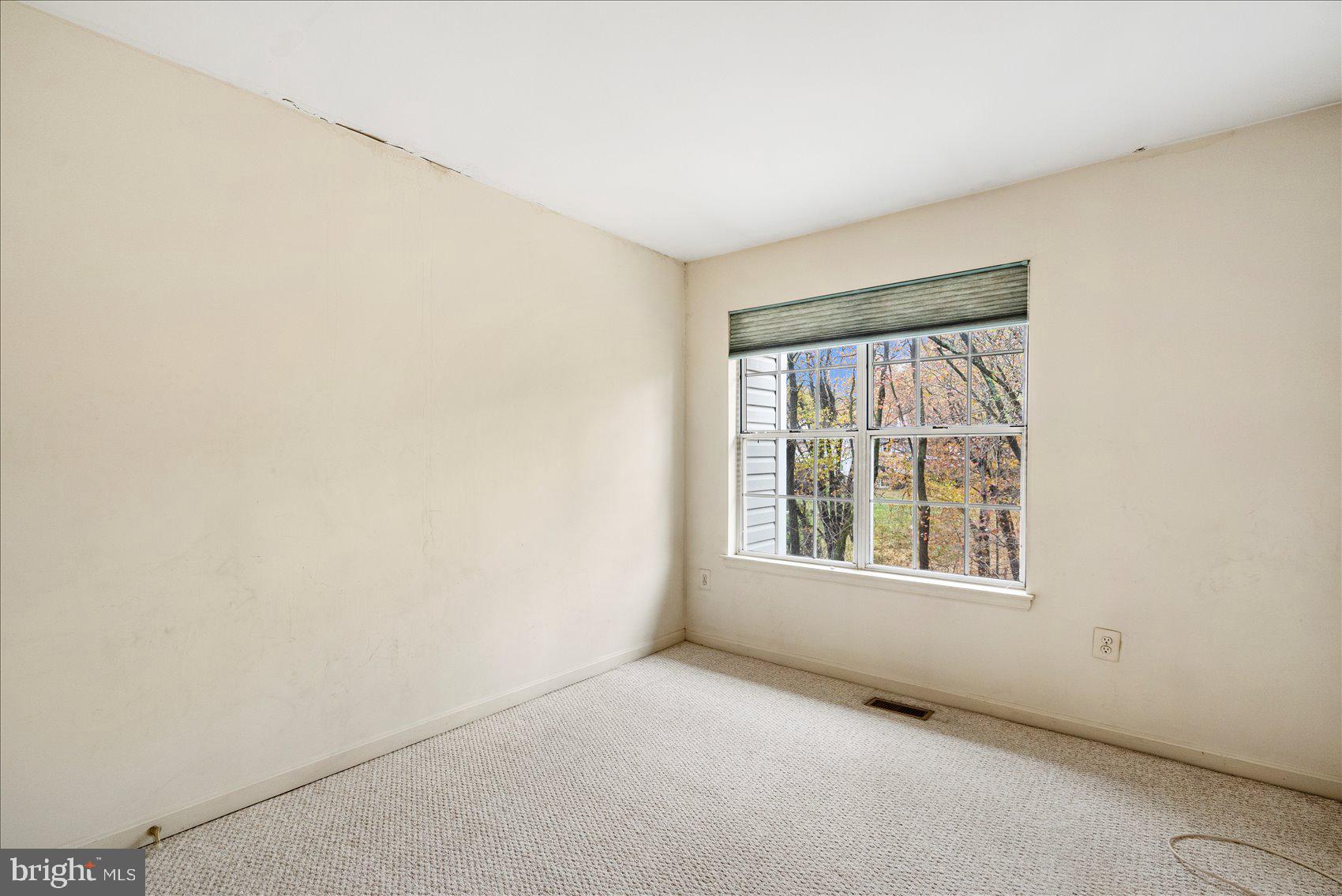 WHISPERING MEADOW - Residential