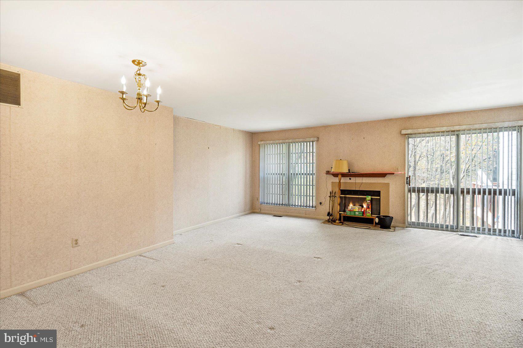 WHISPERING MEADOW - Residential