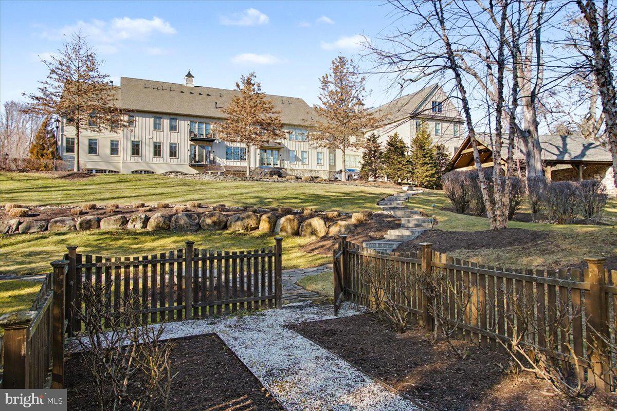 TOWNS EDGE - Residential