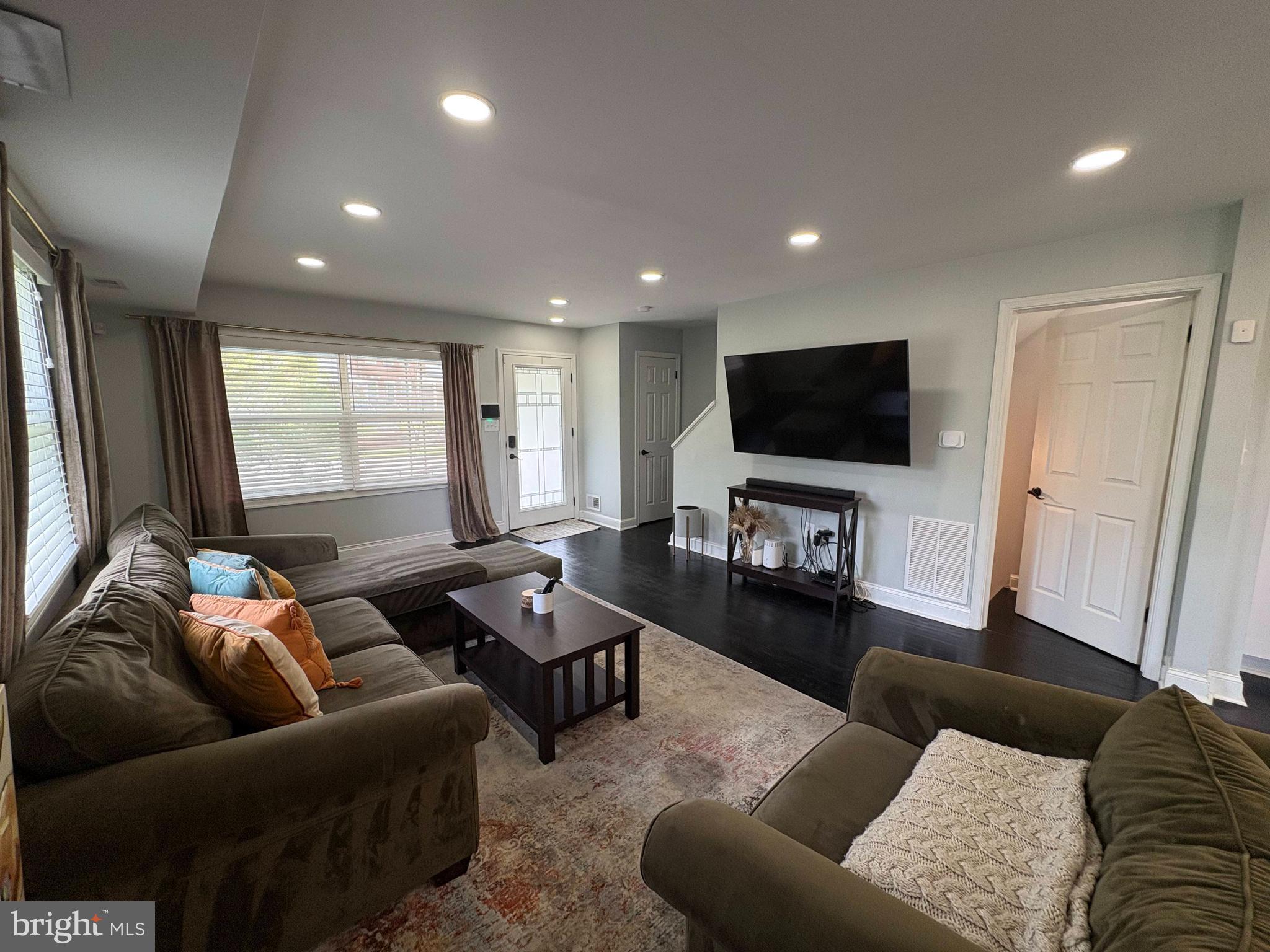 DEANWOOD - Residential Lease