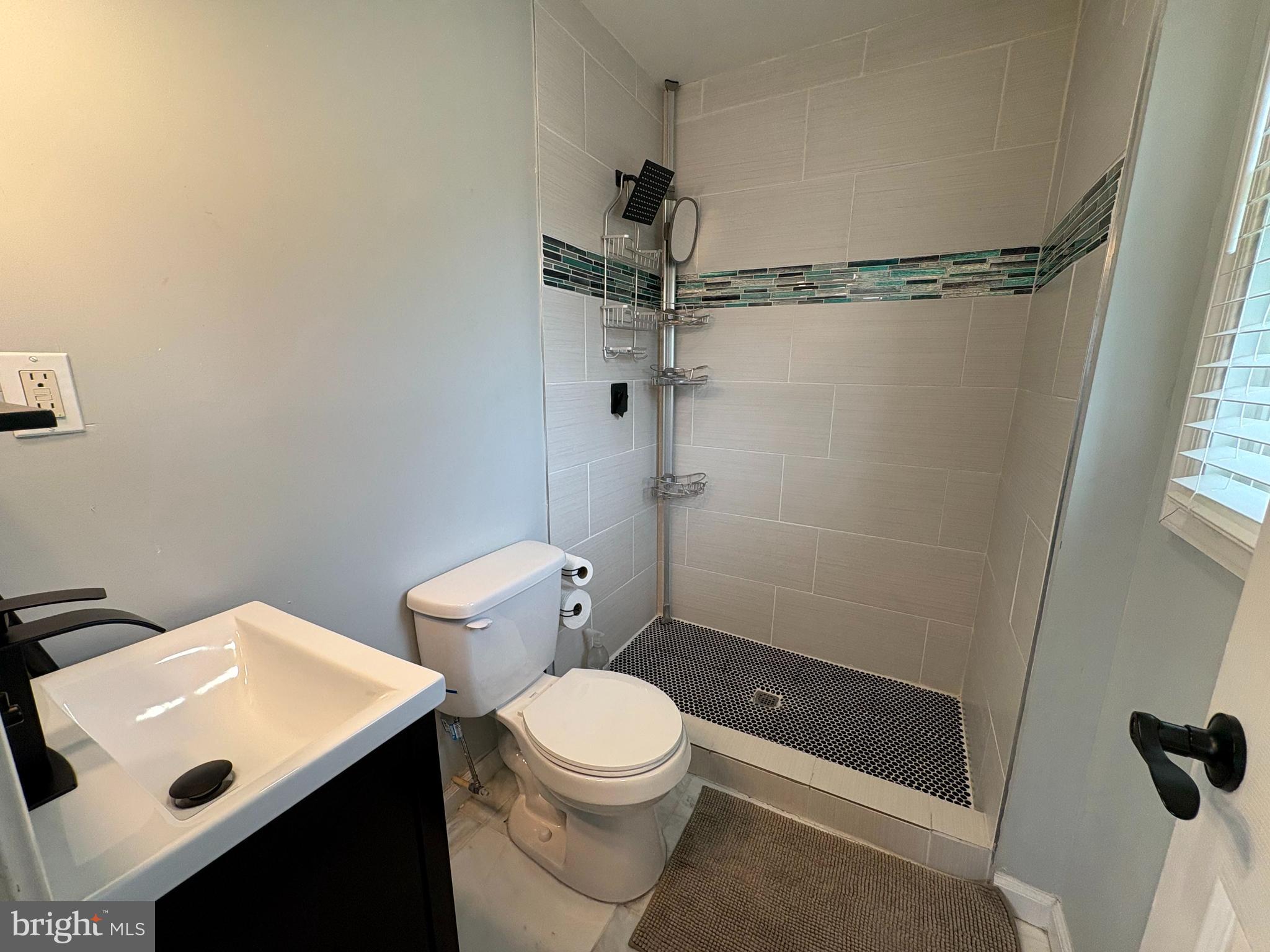 DEANWOOD - Residential Lease