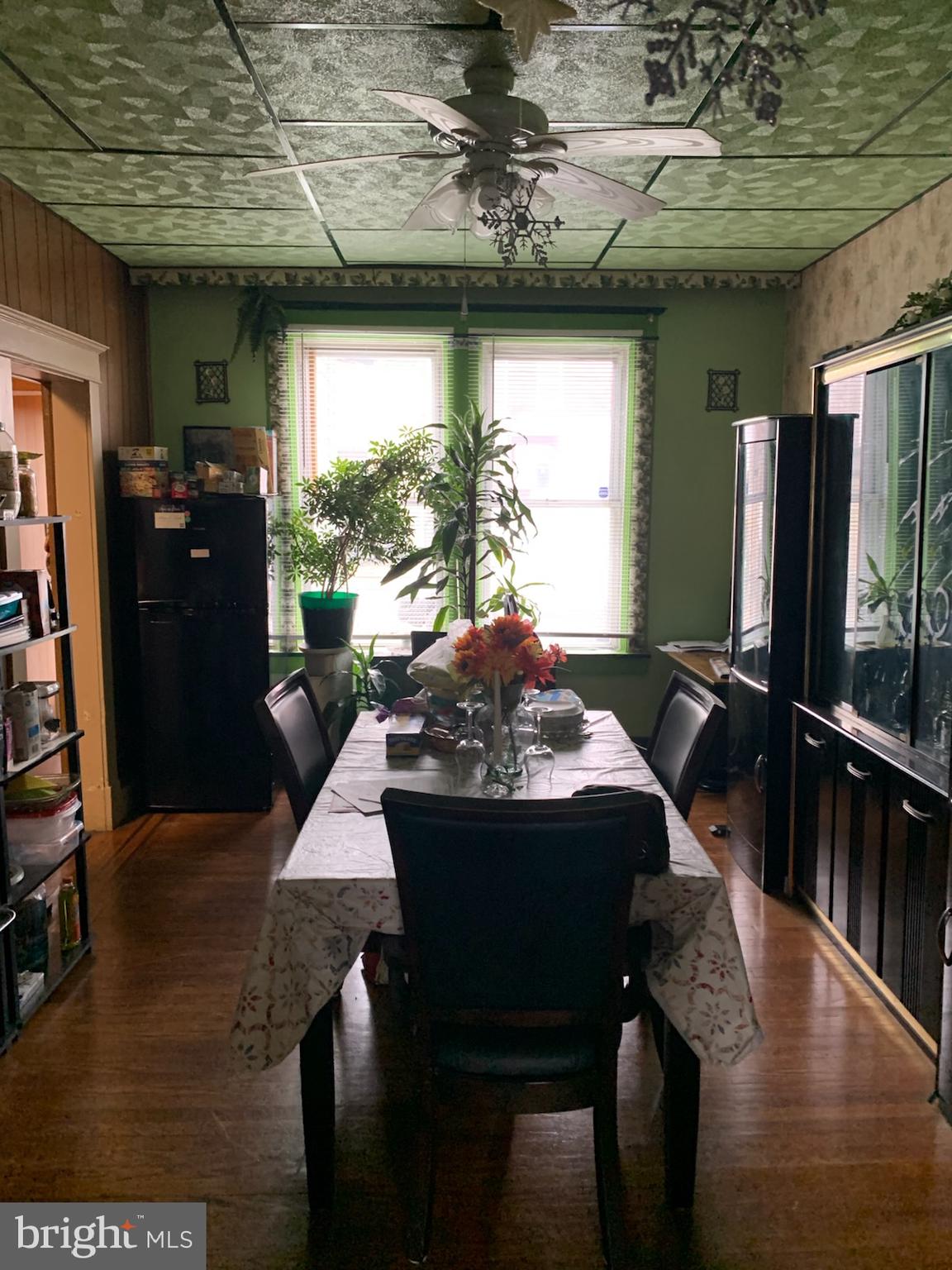 EVERGREEN LAWN - Residential