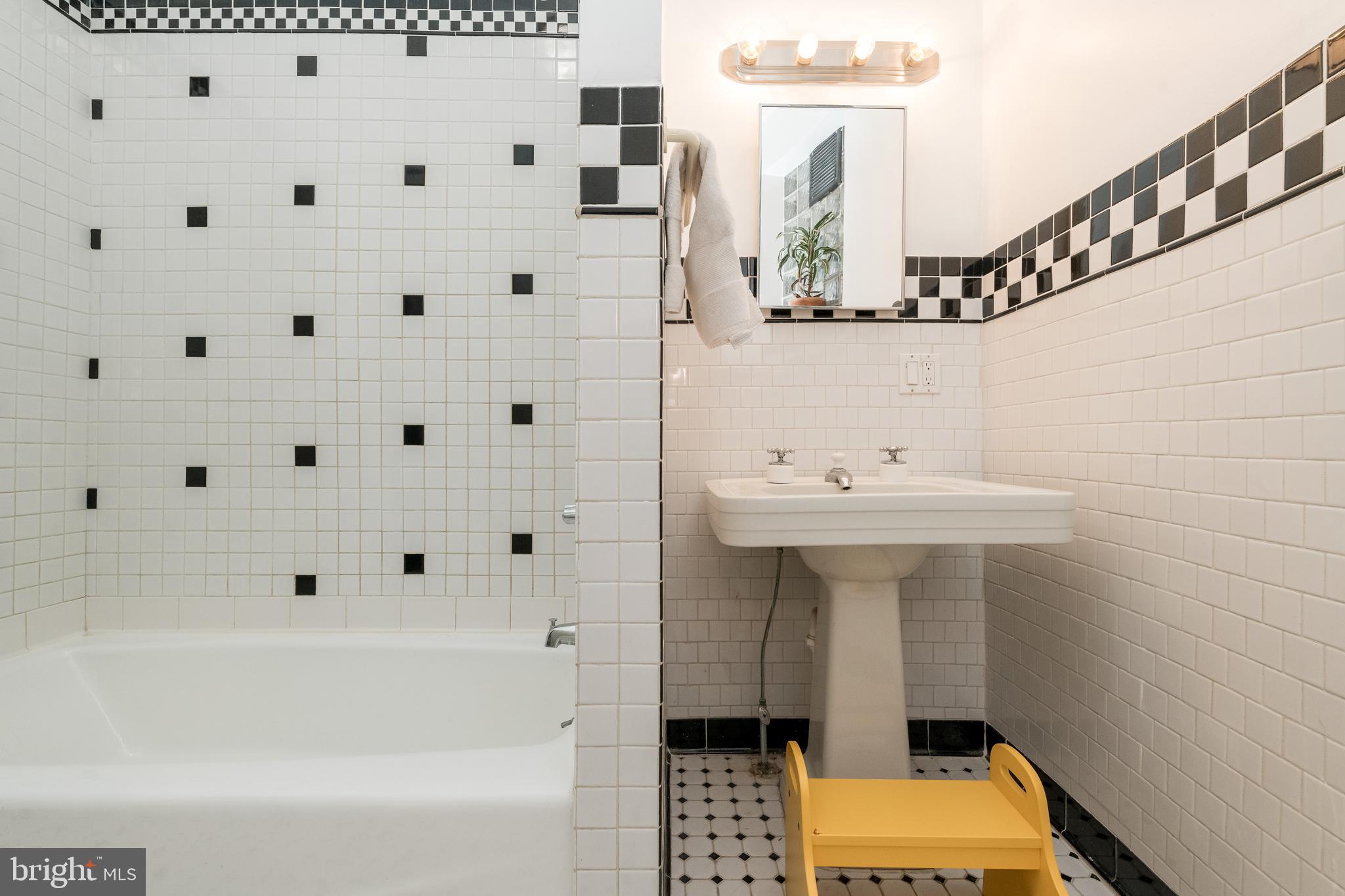 CHARLES VILLAGE - Residential