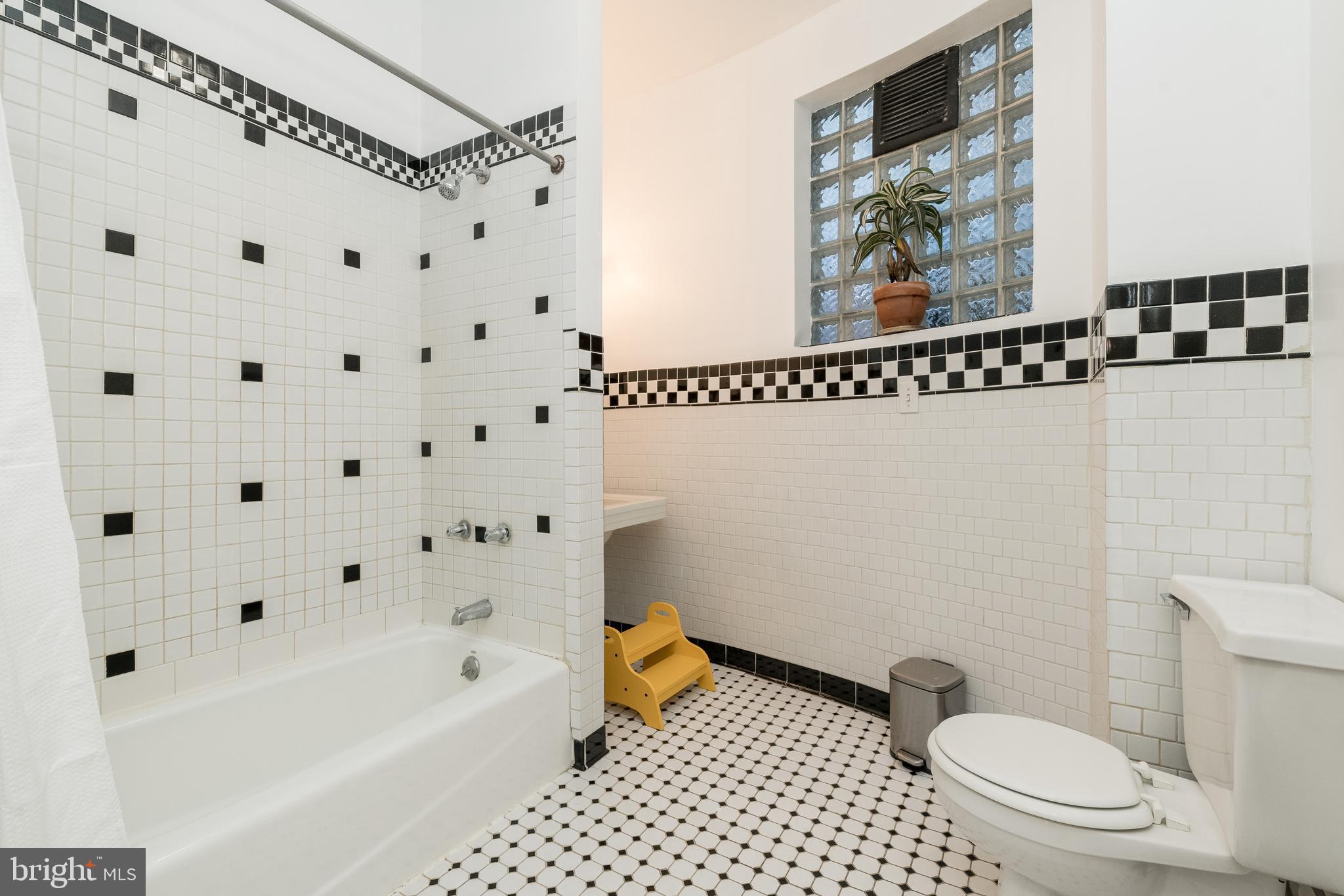 CHARLES VILLAGE - Residential