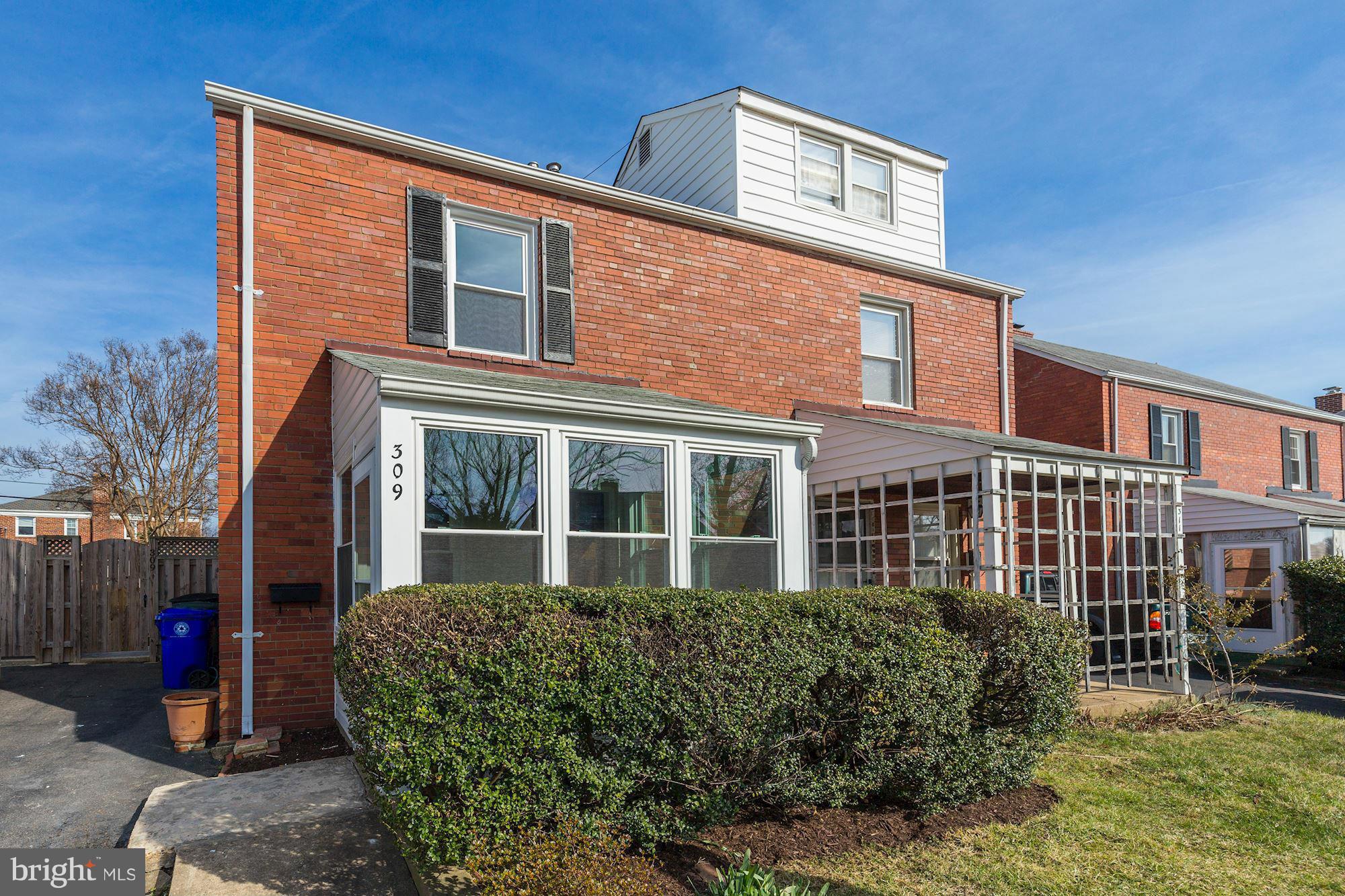 ARLINGTON HEIGHTS - Residential