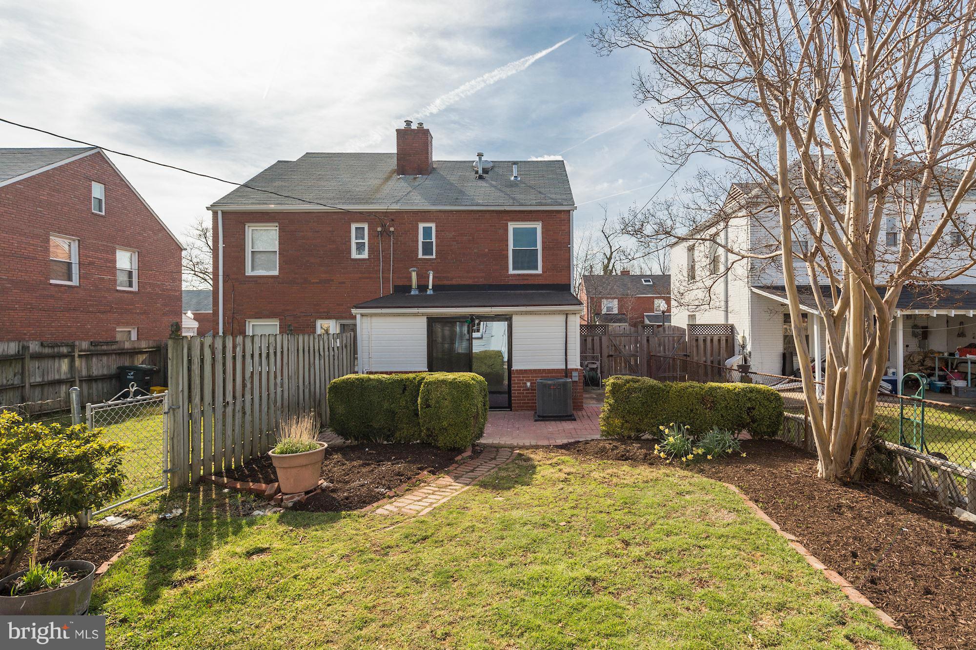 ARLINGTON HEIGHTS - Residential