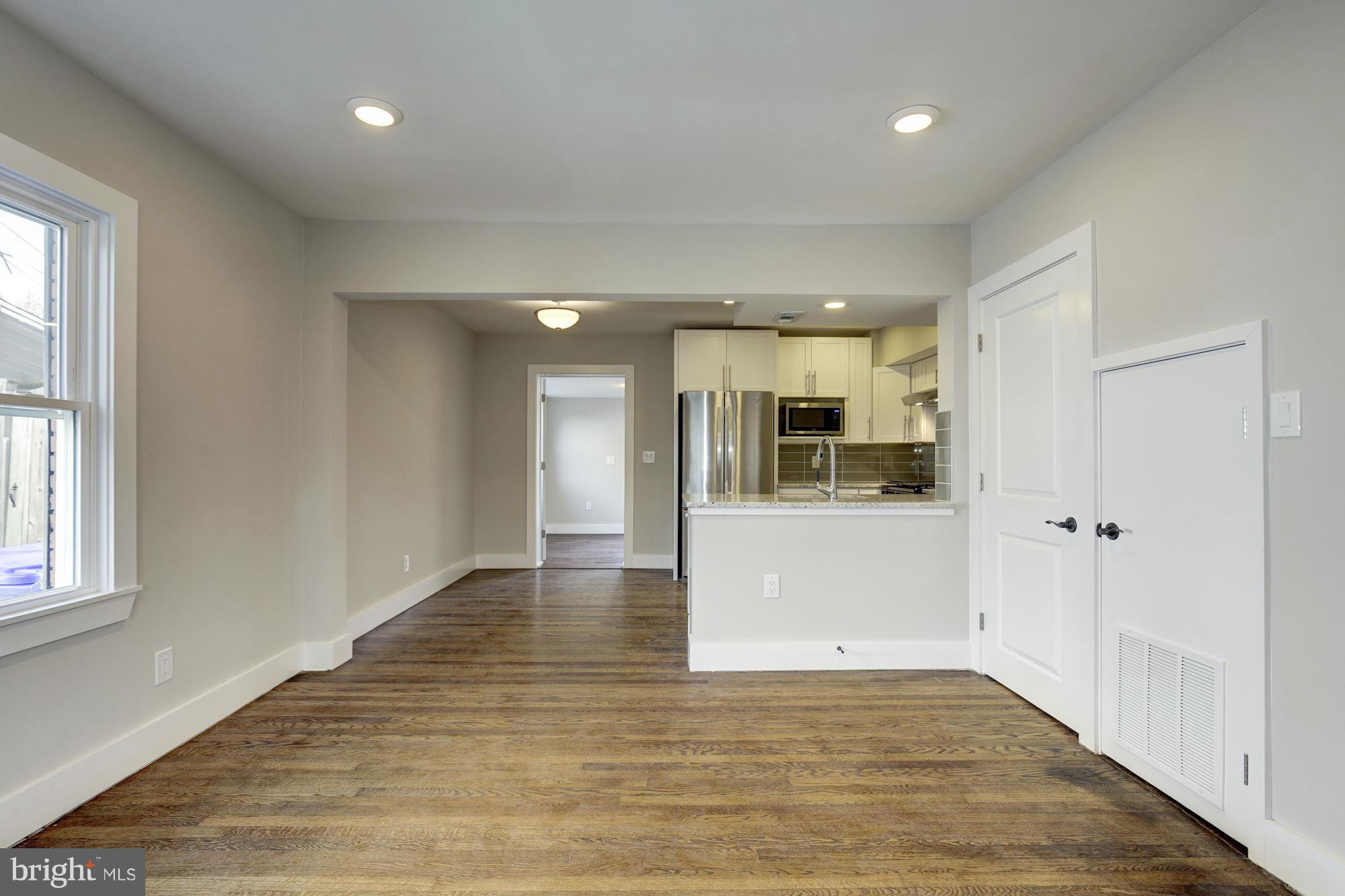 ARLINGTON HEIGHTS - Residential