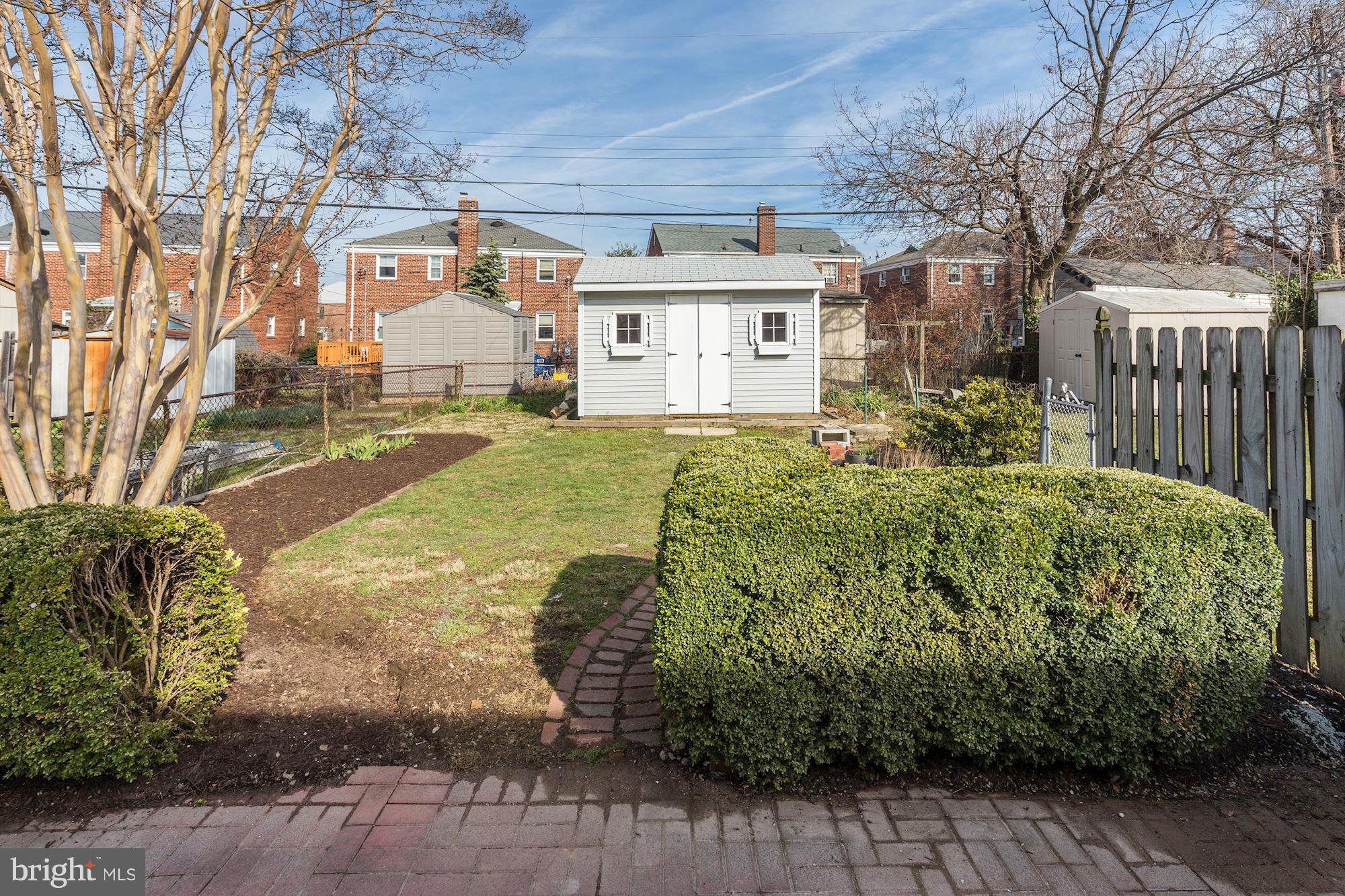 ARLINGTON HEIGHTS - Residential