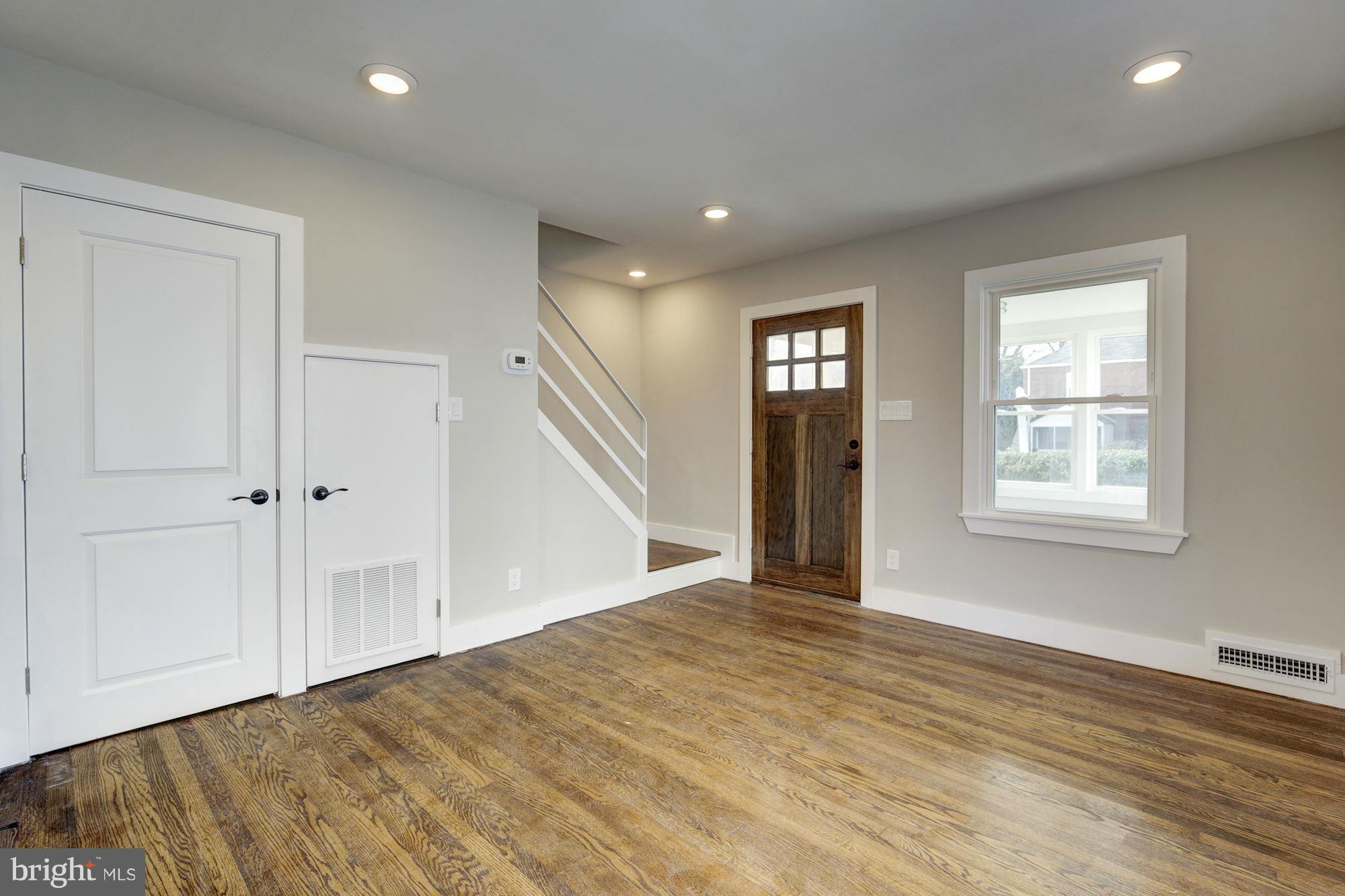 ARLINGTON HEIGHTS - Residential