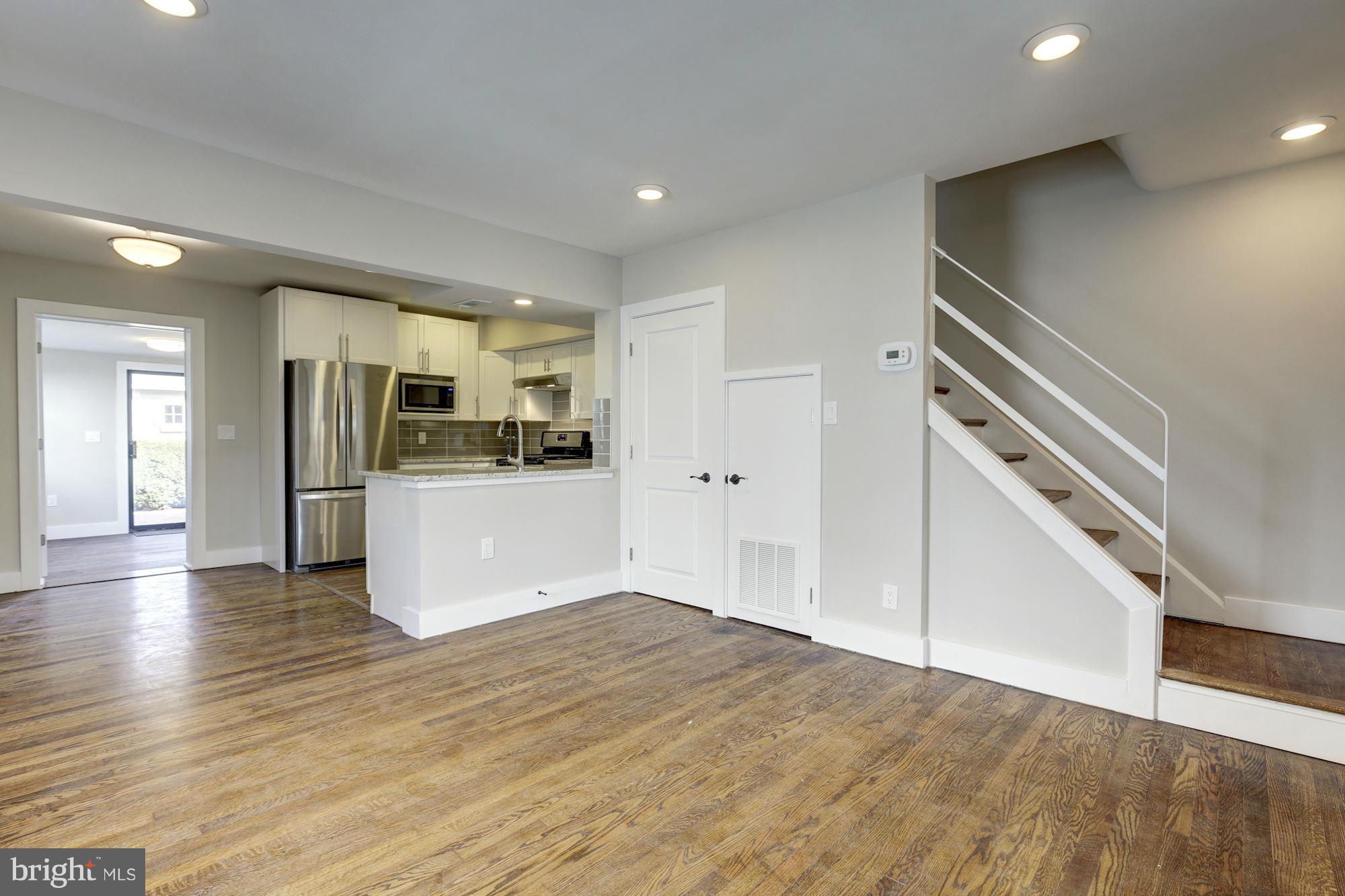 ARLINGTON HEIGHTS - Residential