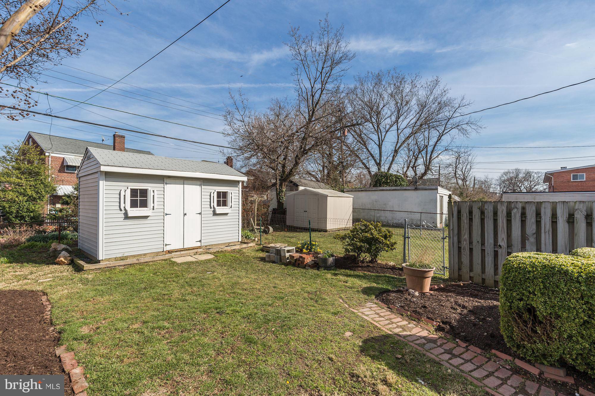 ARLINGTON HEIGHTS - Residential