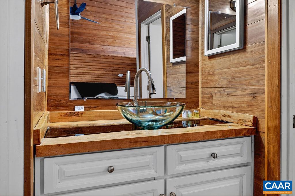 WINTERGREEN RESORT - Residential