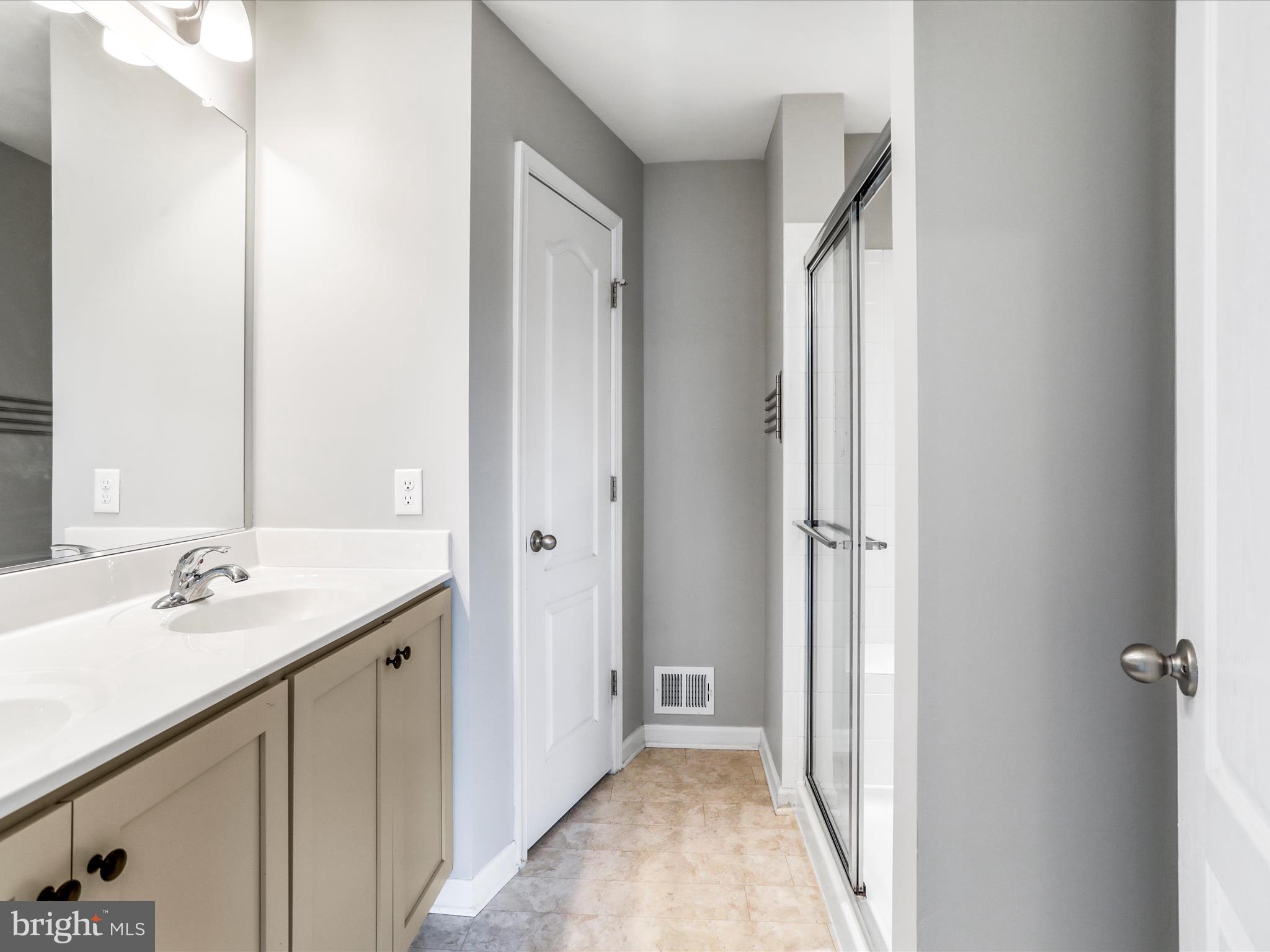 MCCAULEY CROSSING - Residential