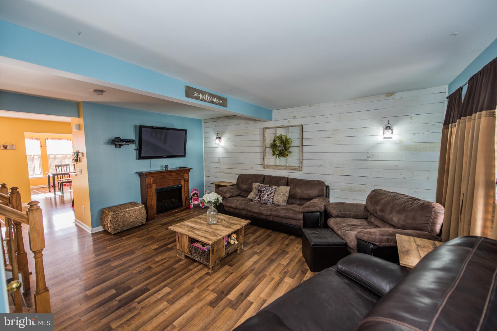 LAKELAND PLACE - Residential