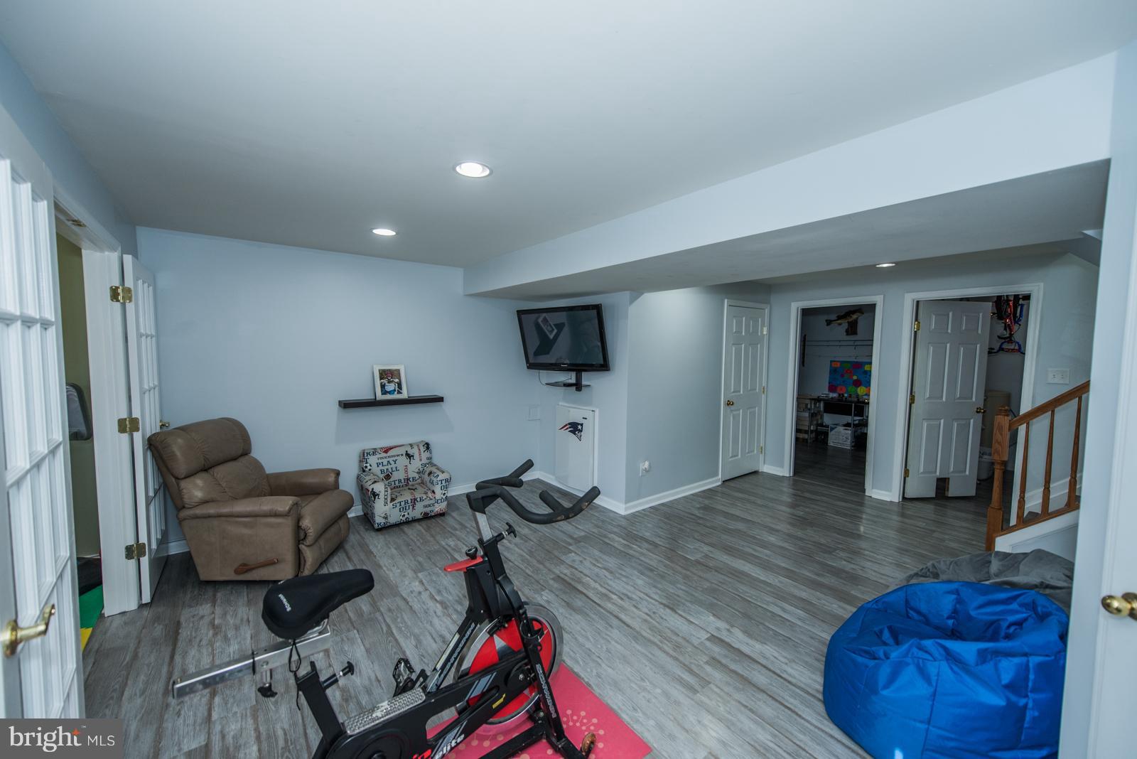 LAKELAND PLACE - Residential