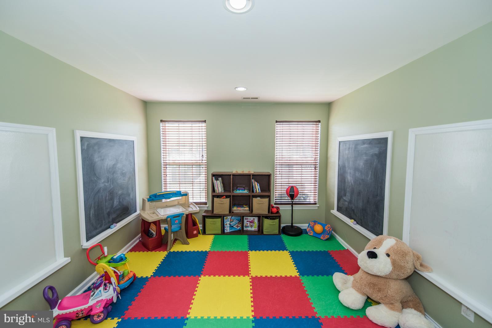 LAKELAND PLACE - Residential