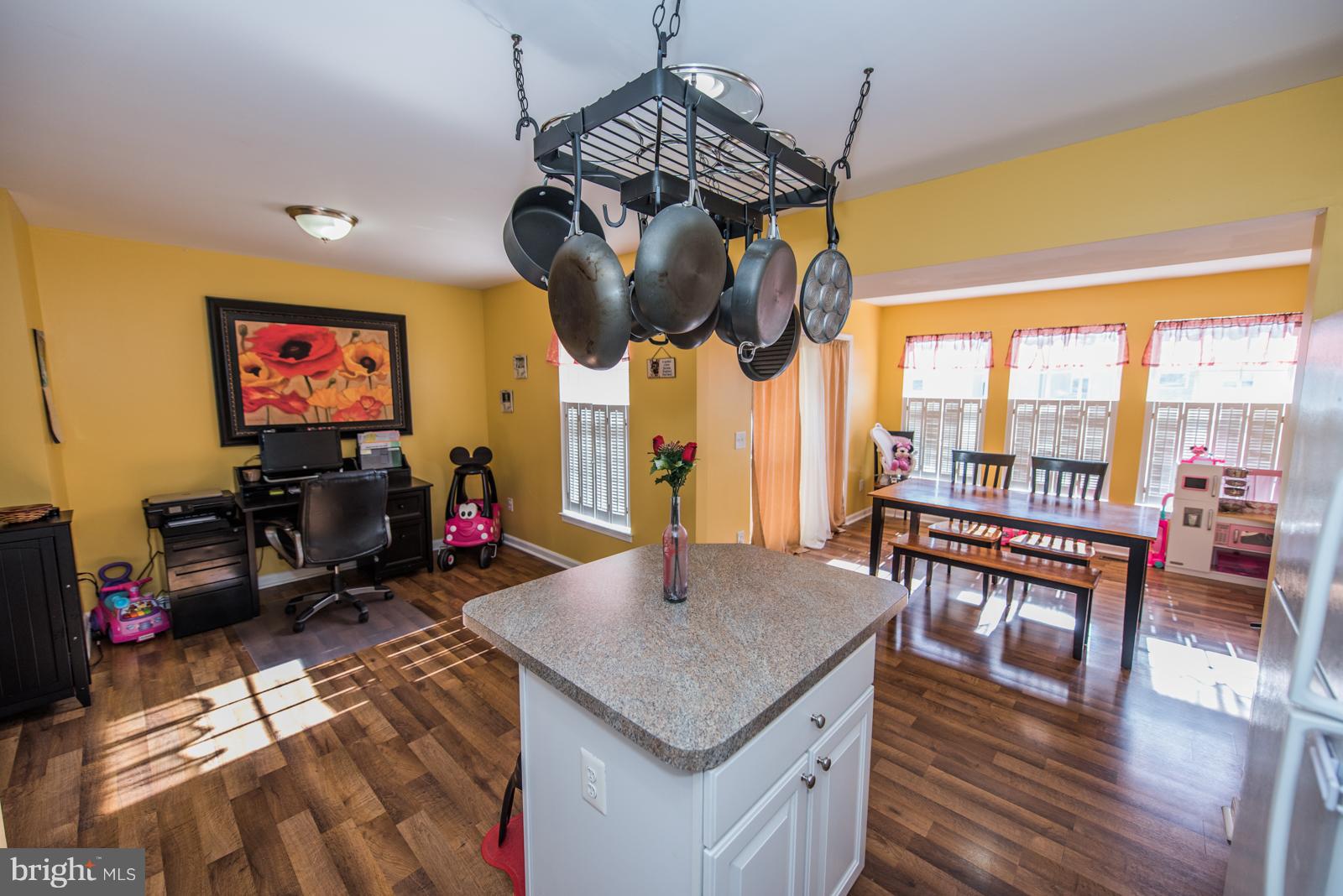 LAKELAND PLACE - Residential