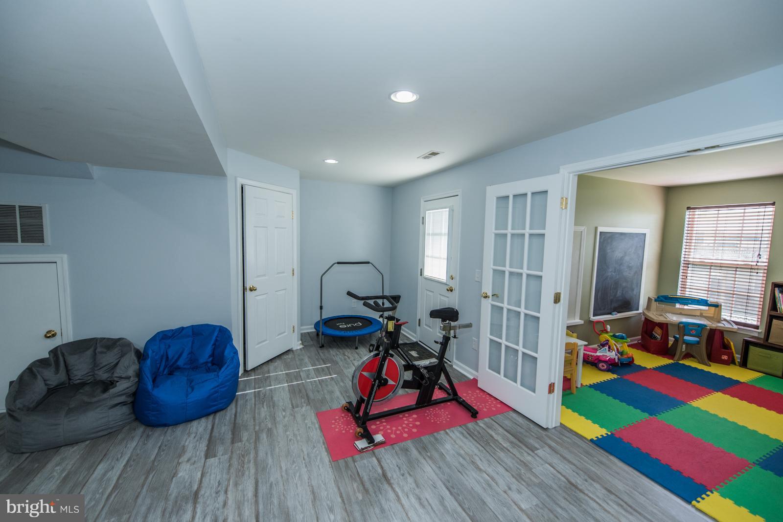 LAKELAND PLACE - Residential